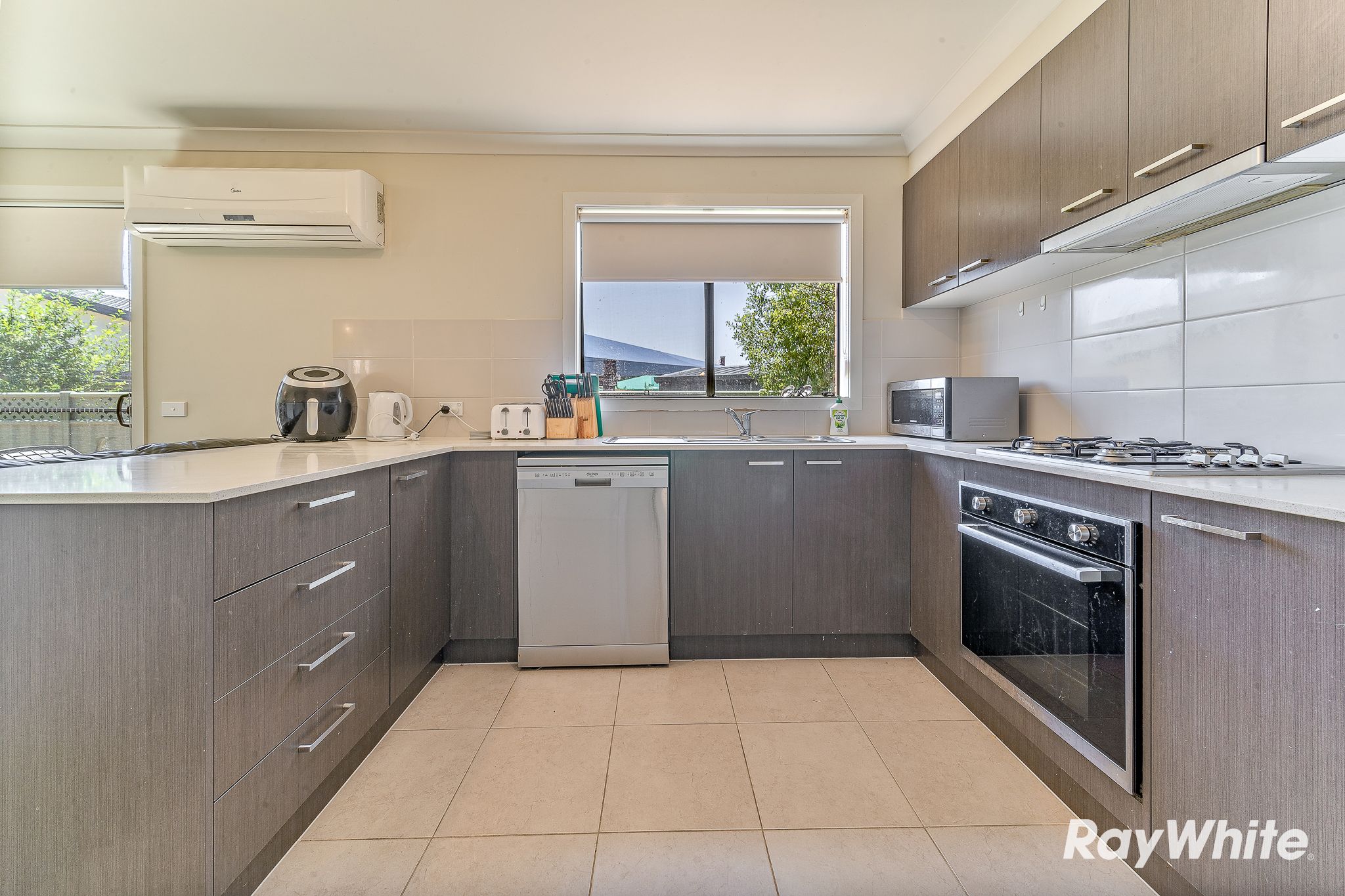 10 Deharl Court, Ascot, VIC 3551