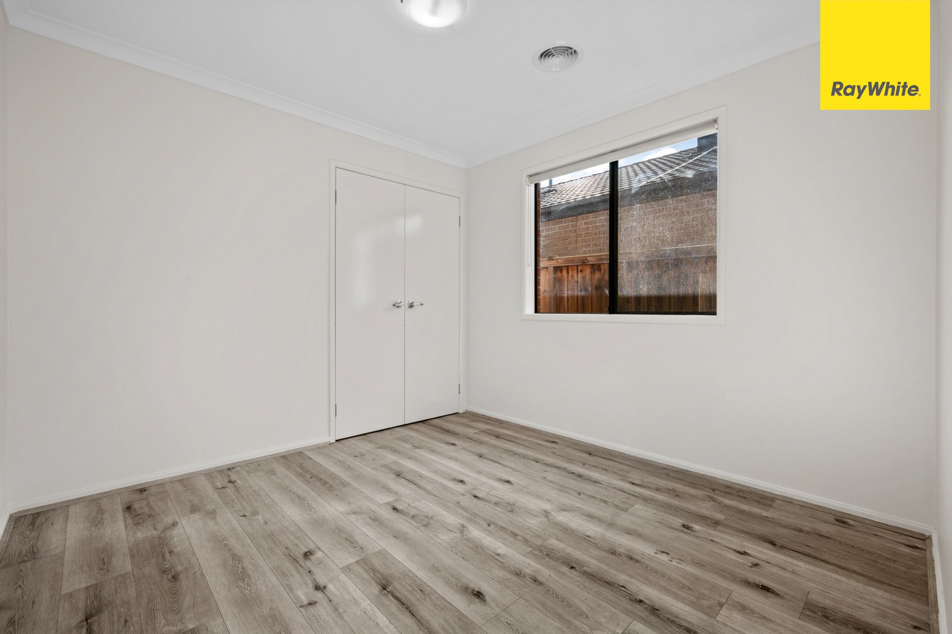 15 Tetbury Avenue — photo 12 of 16