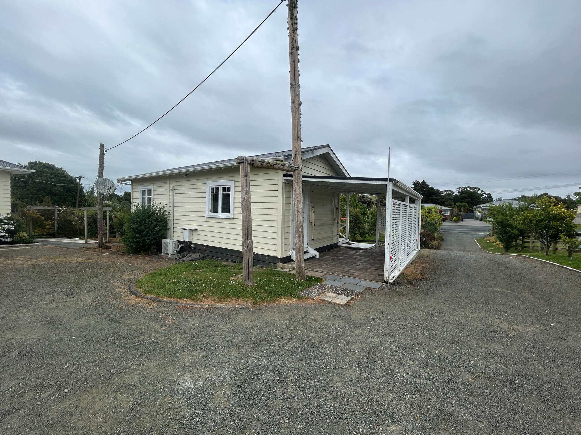 27b Pahi Road photo 3