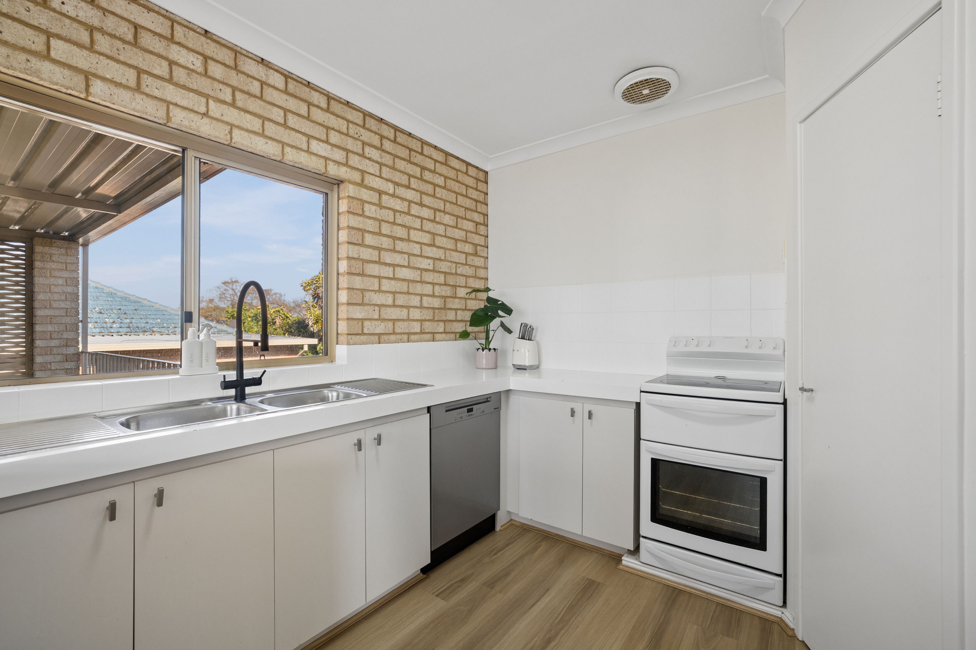 17 Davilak Street — photo 3 of 22