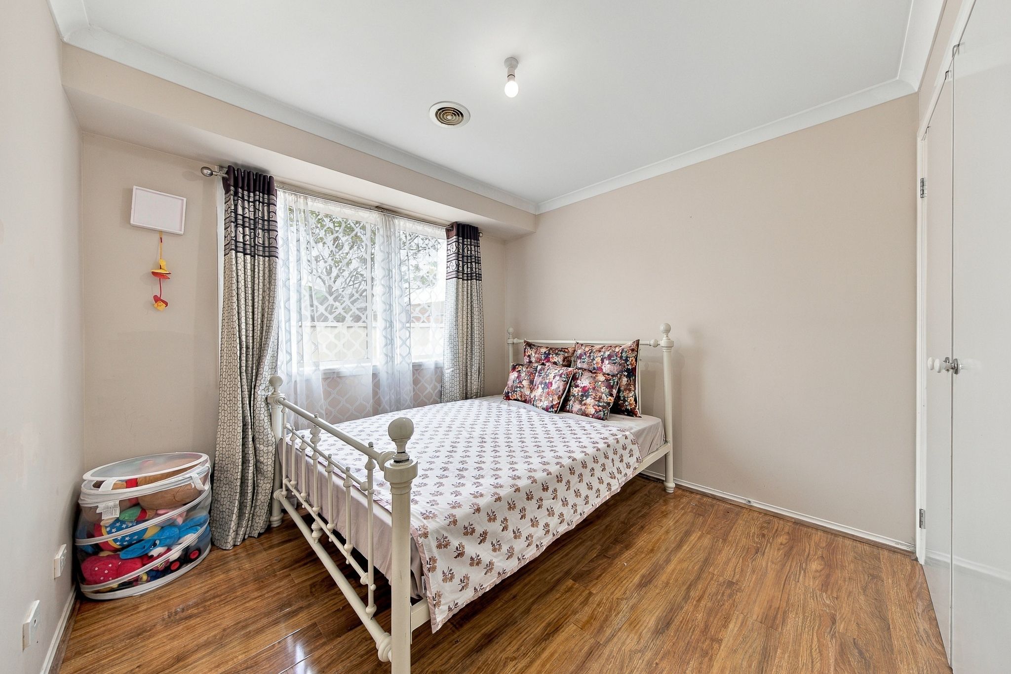 33 Viola Avenue — photo 11 of 14