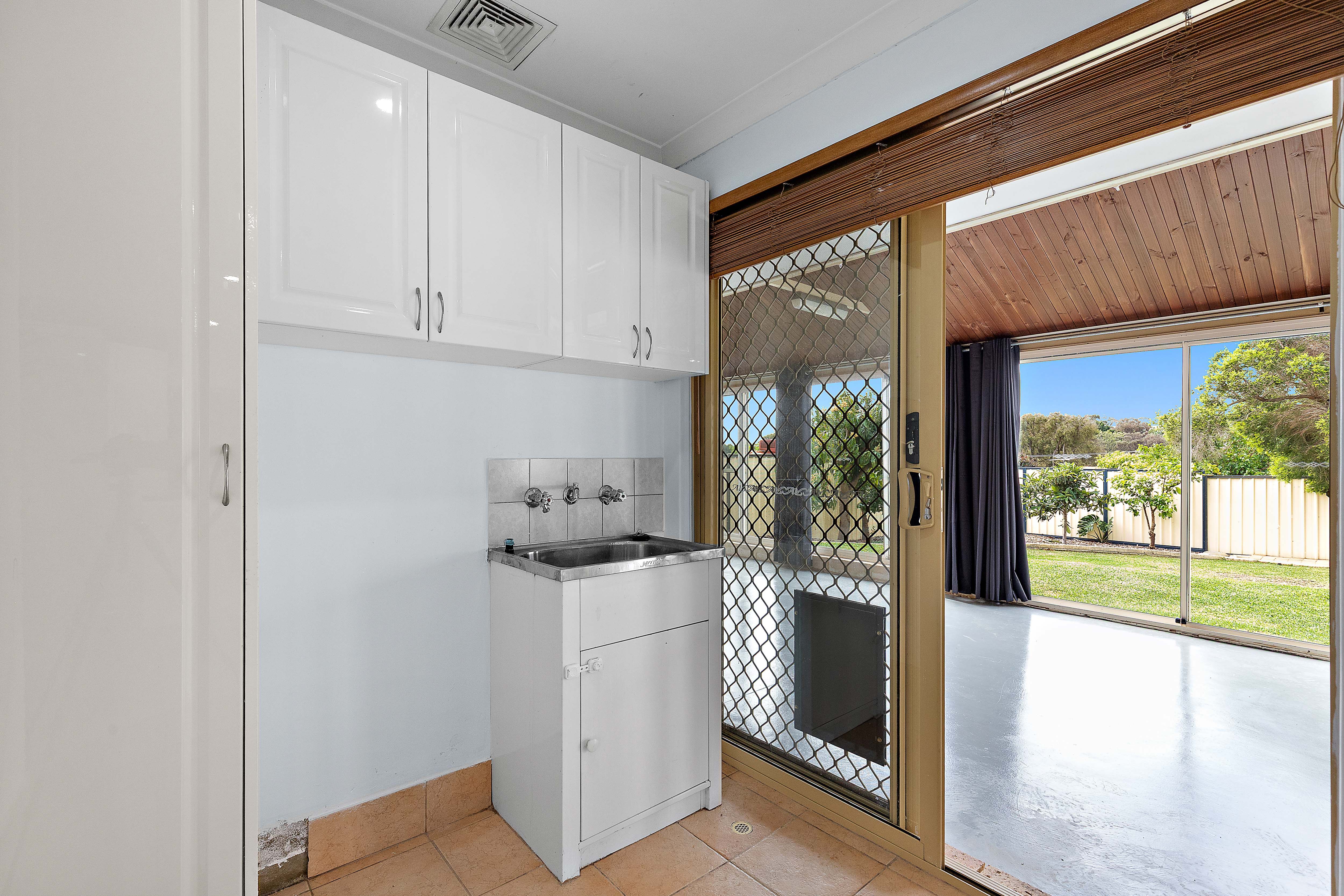 45 Tunnicliffe Street — photo 16 of 23
