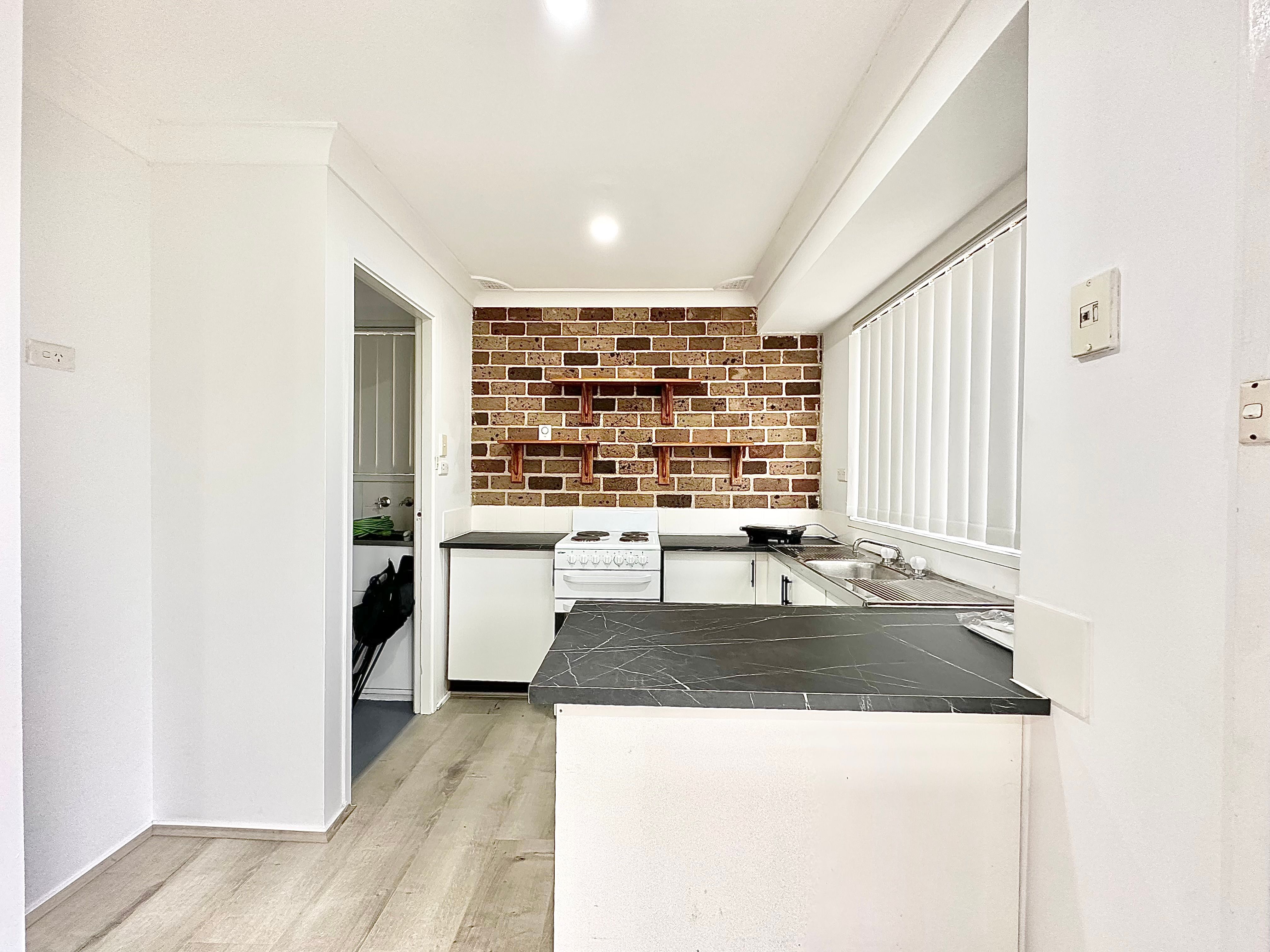 39 Woodland Road, St Helens Park, NSW 2560