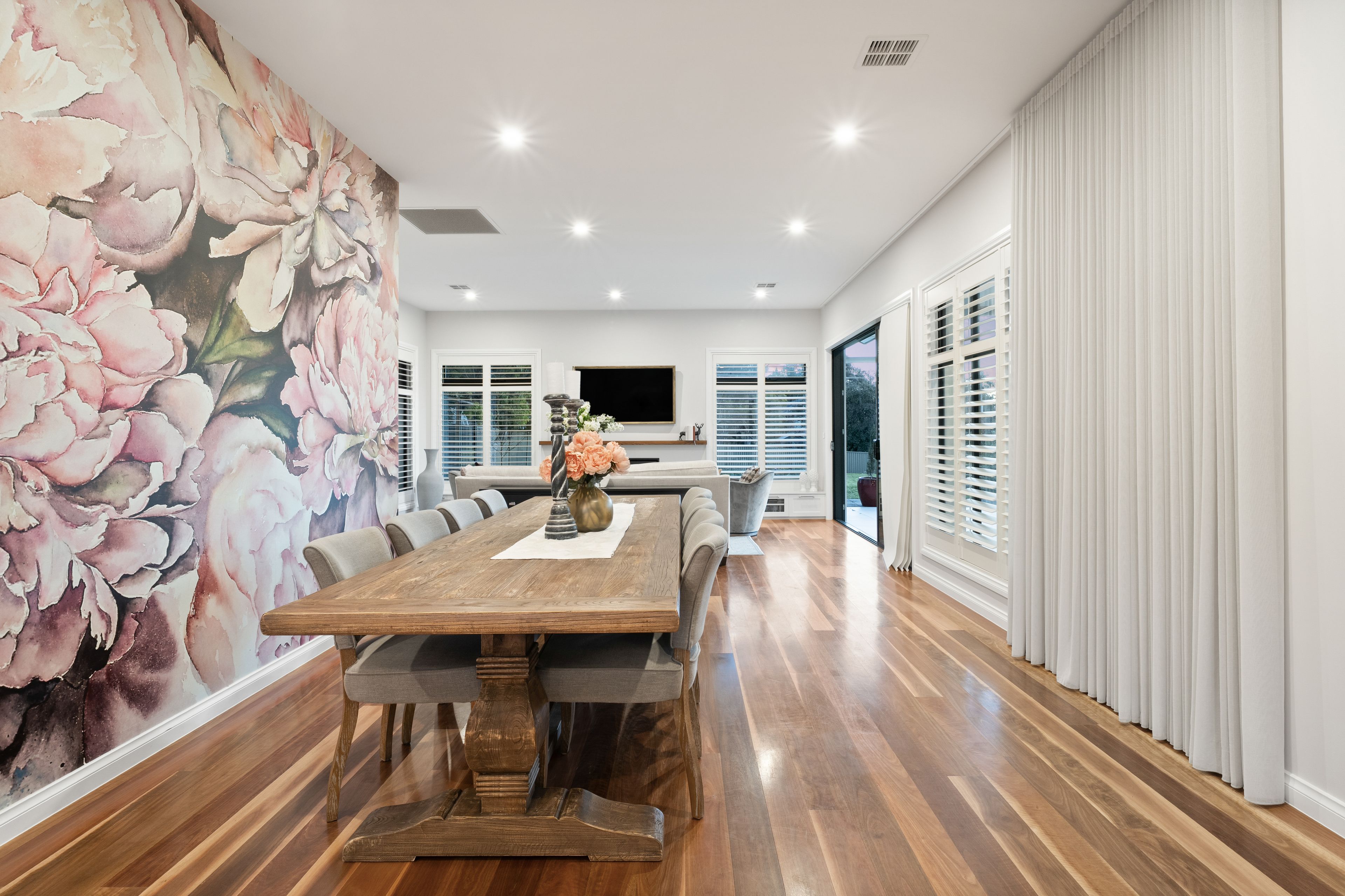 43 McLachlan Crescent — photo 10 of 30