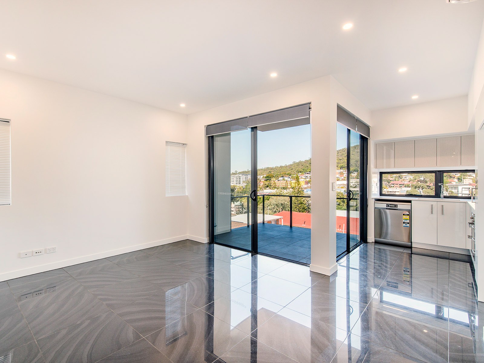 2/11 Raffles Street, Mount Gravatt East, QLD 4122