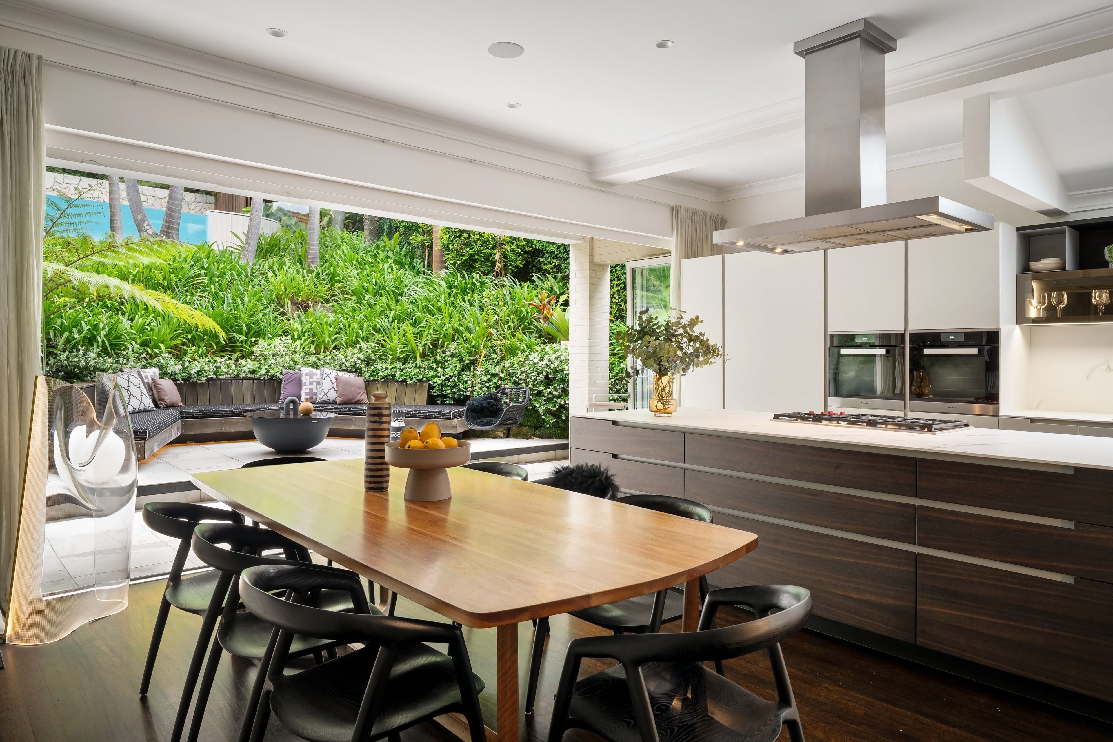 206 Raglan Street — photo 6 of 22