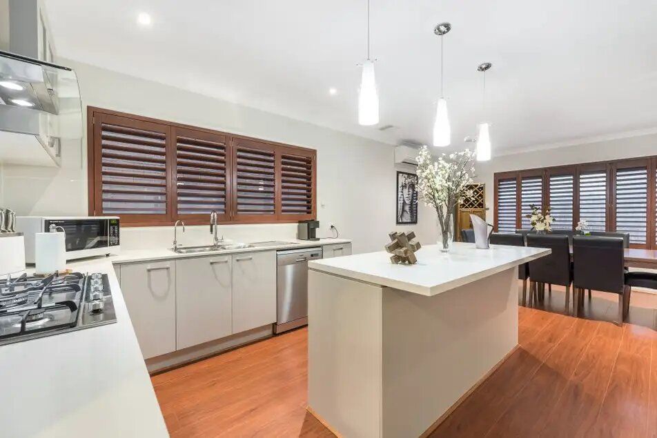 45 Royal Oak Crescent, Cranbourne East, VIC 3977