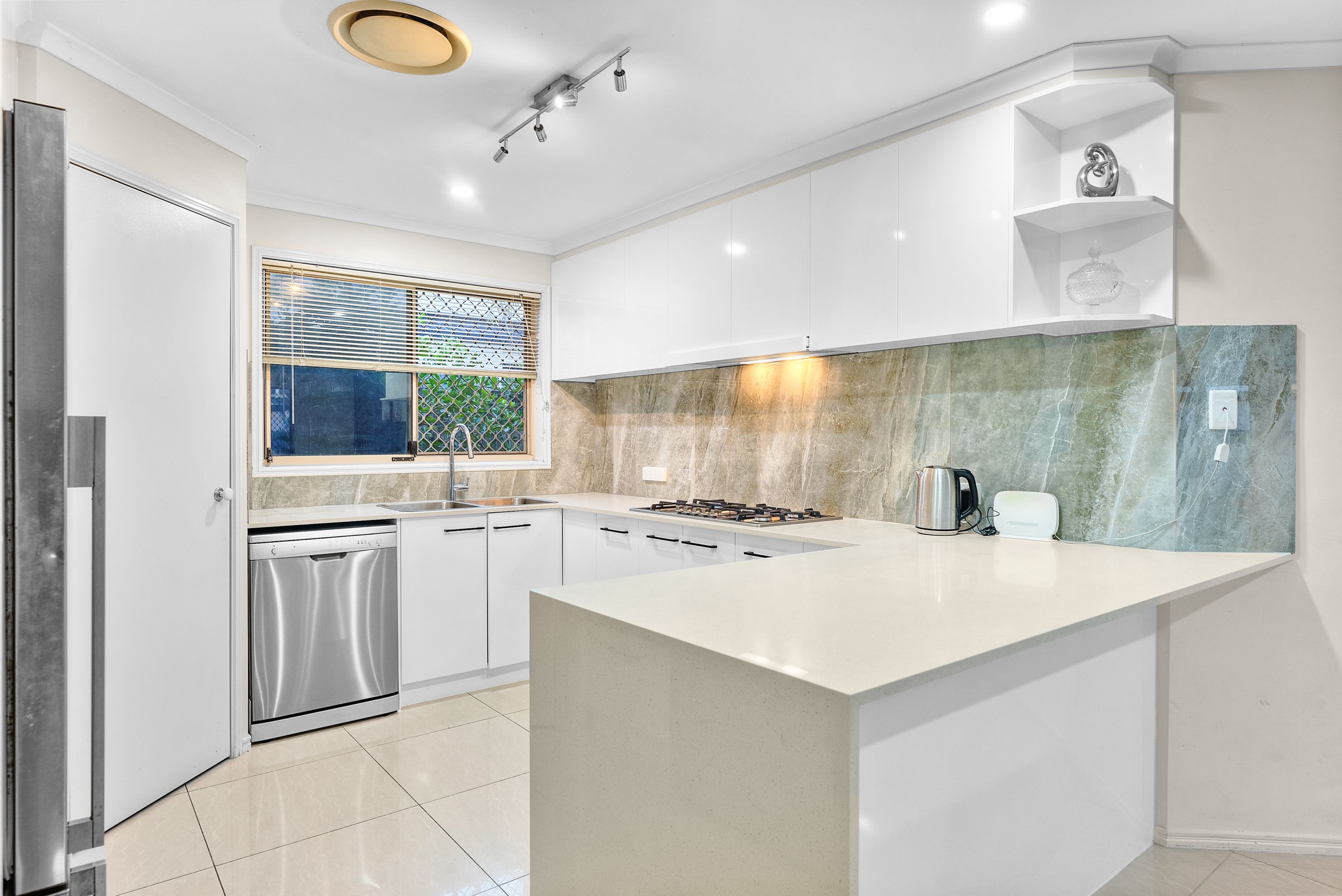 6 Dorrigo Court, North Lakes, QLD 4509