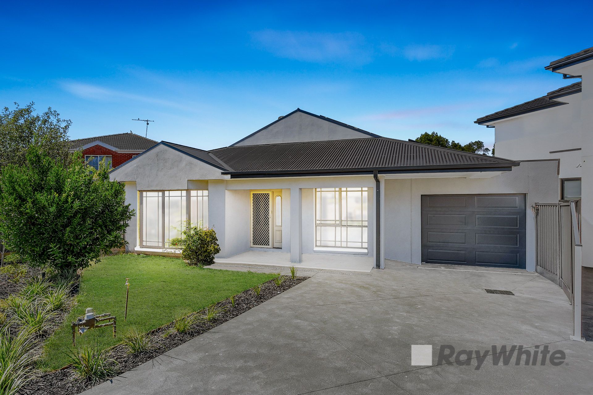 3 Jamil Court, Endeavour Hills VIC 3802