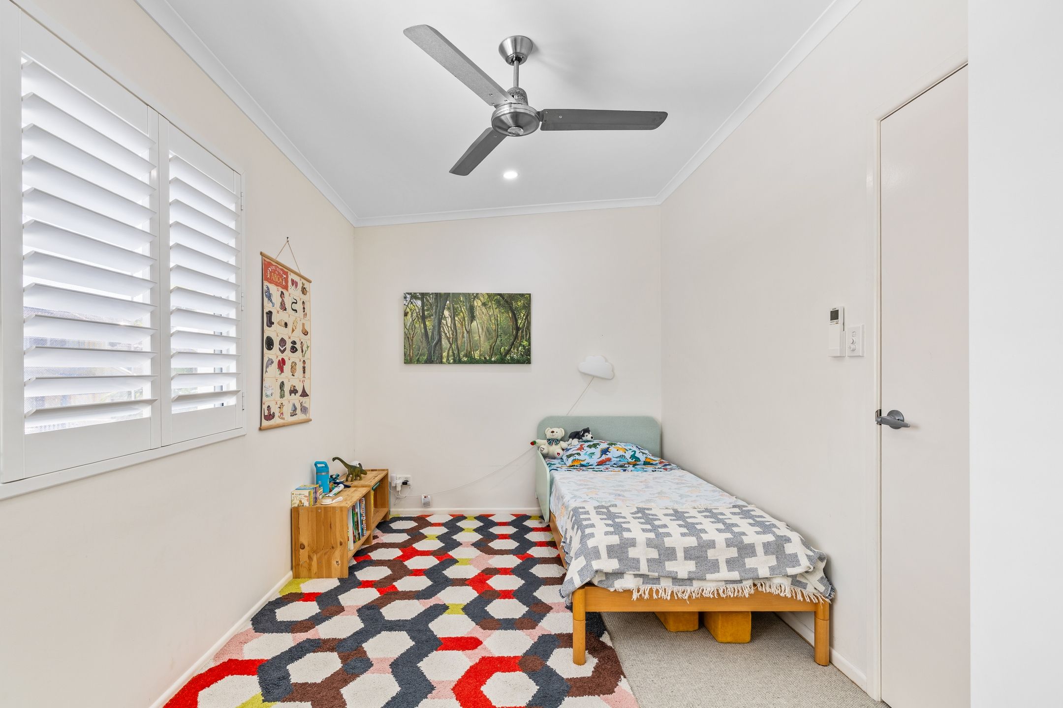 5/10-12 KALINDA Avenue — photo 10 of 12
