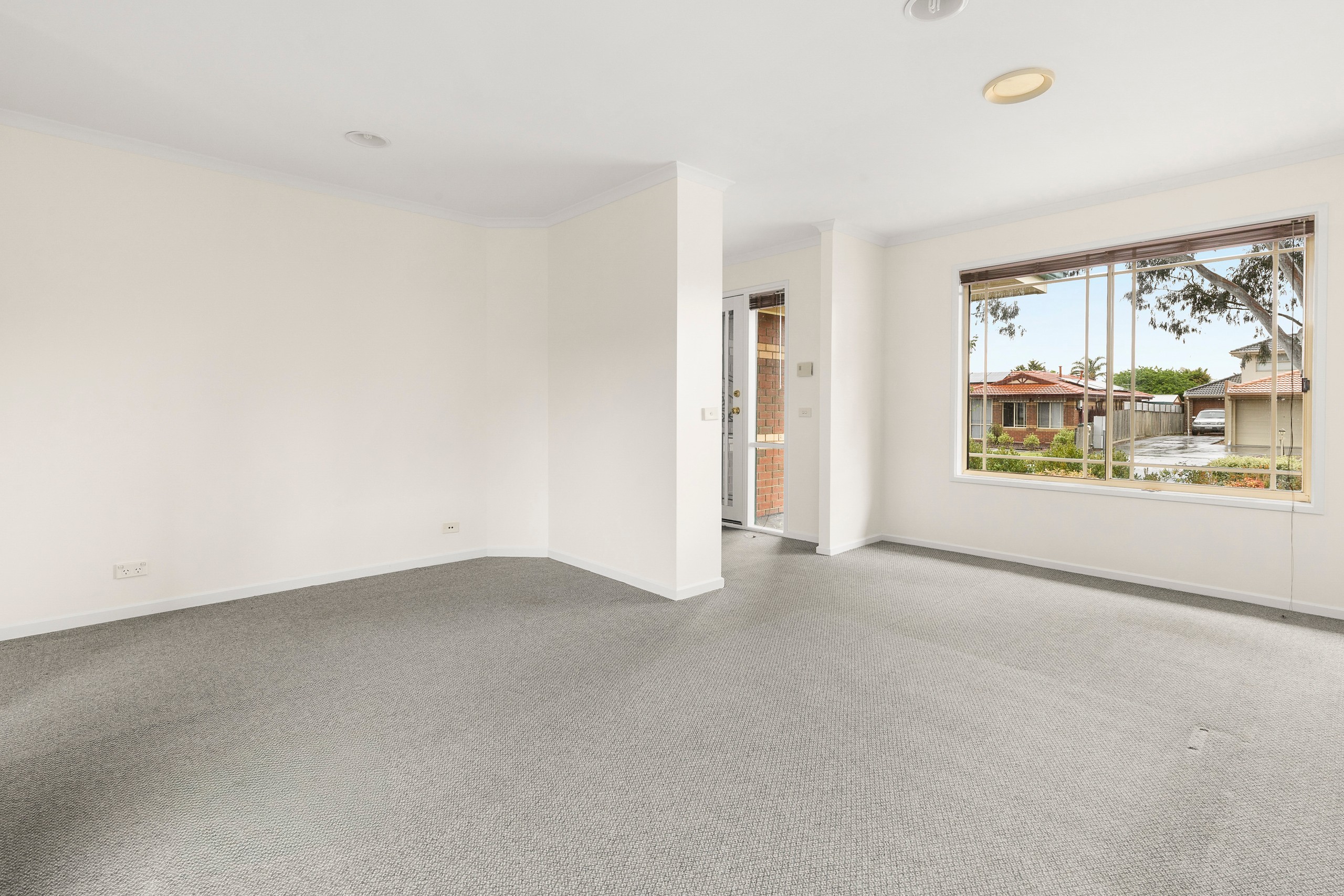 12 Yarcombe Crescent, Craigieburn, VIC 3064