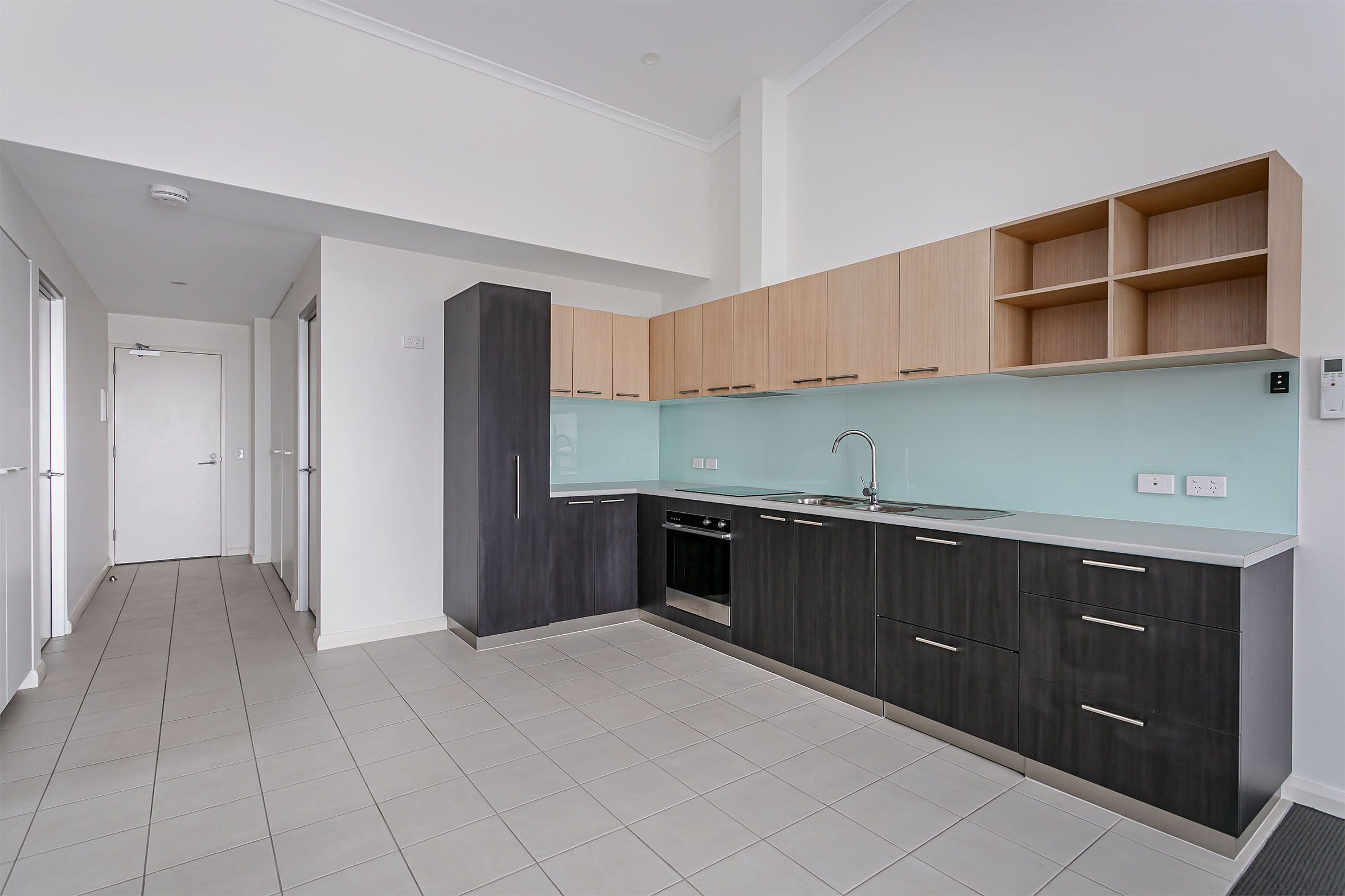 304/6 Sweeney Terrace — photo 3 of 10