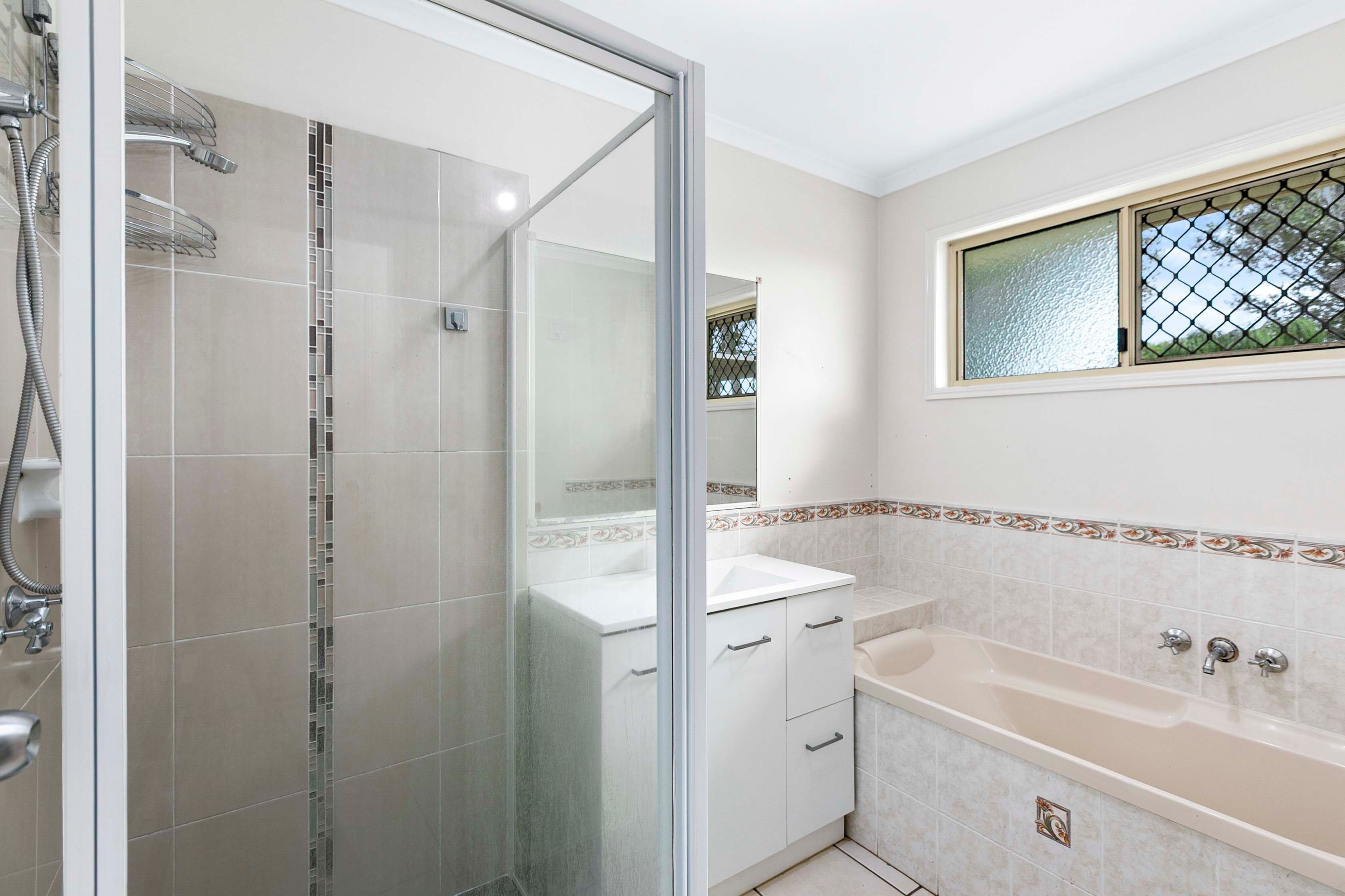 18 Wide Bay Drive — photo 12 of 21