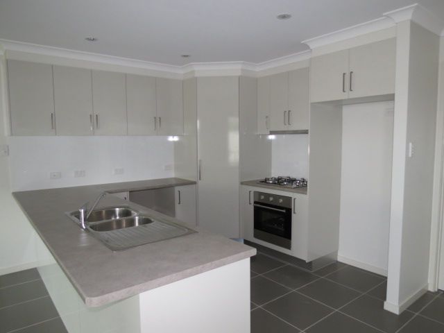 3 Ivers Place, Emerald, QLD 4720