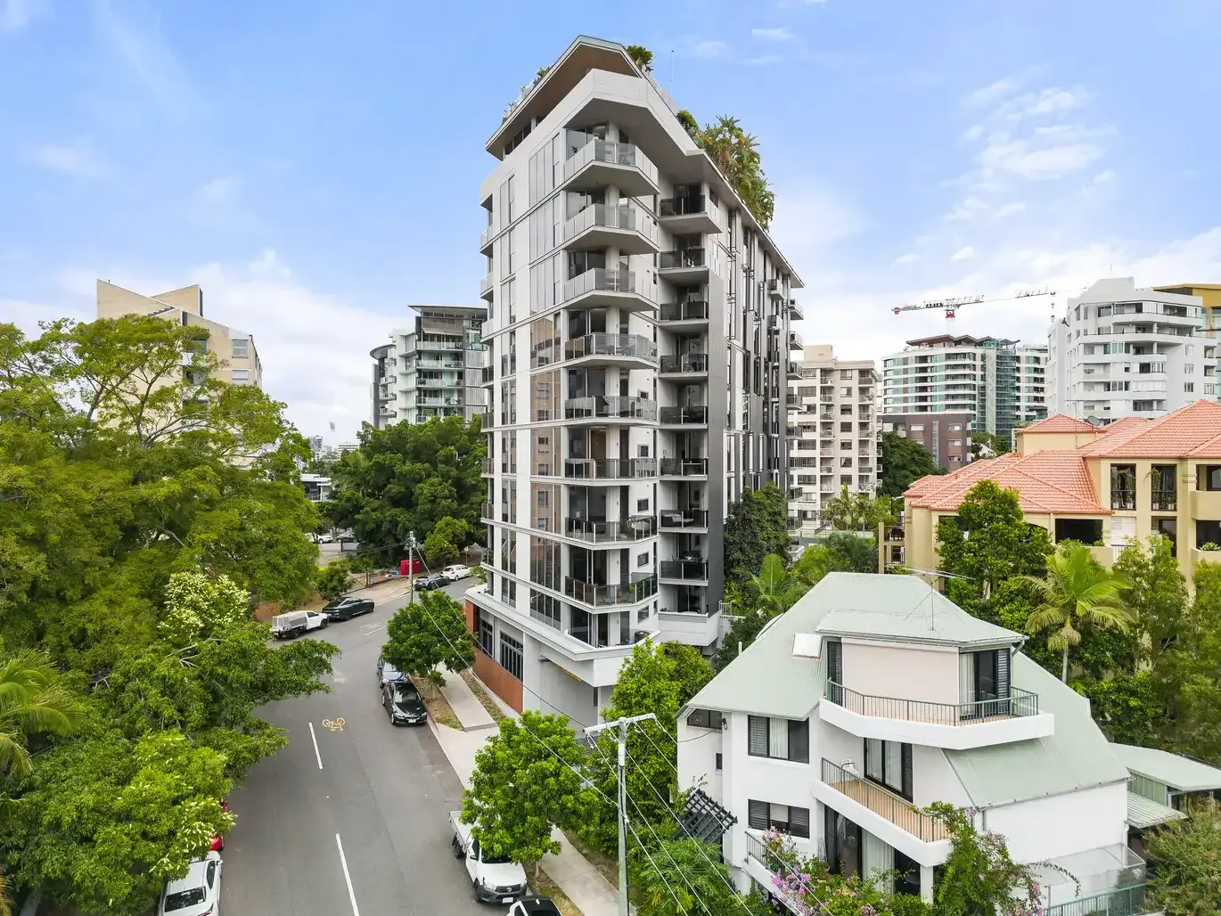 Boutique Complex in the Heart of a Riverfront Precinct