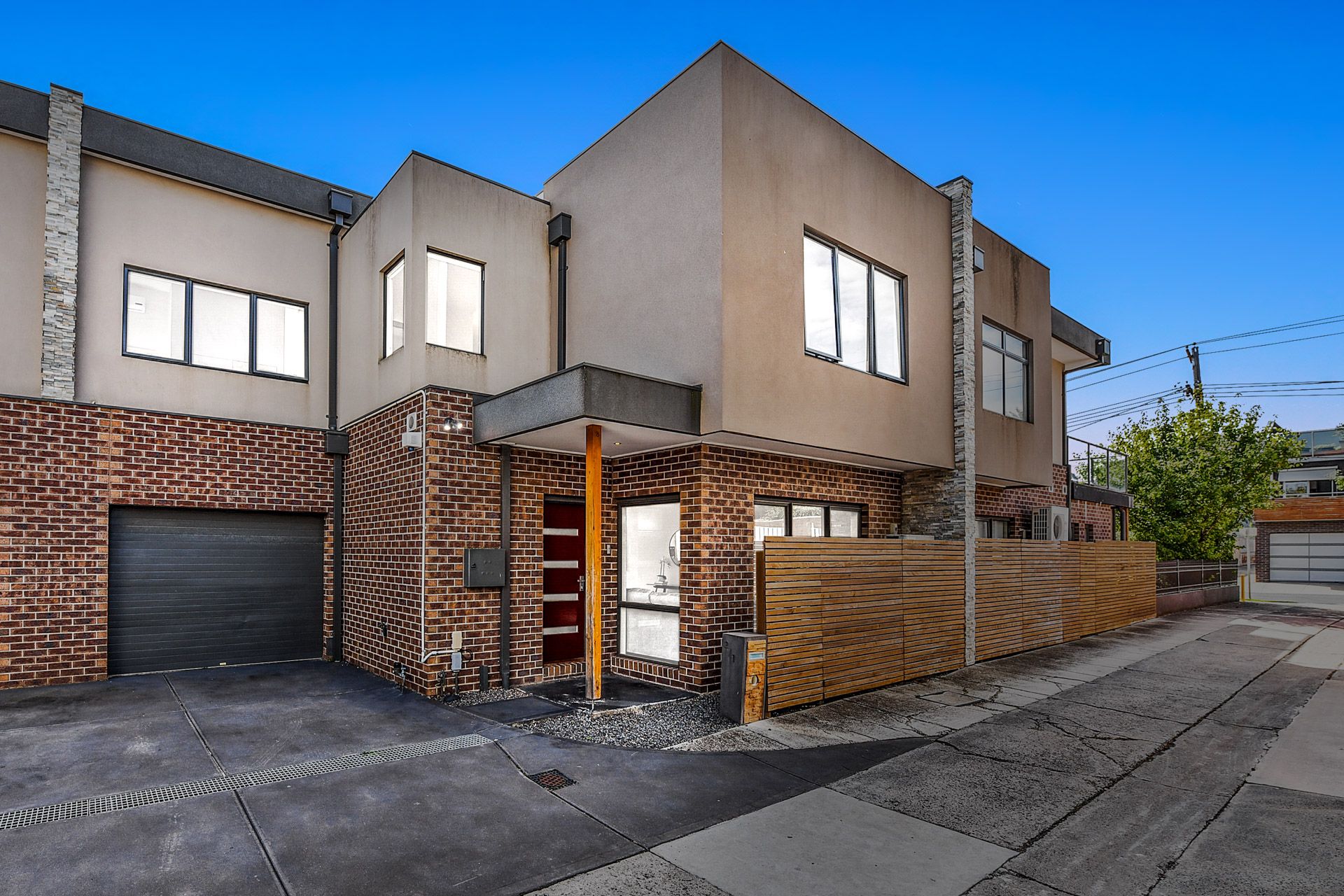 2/1 Prince Edward Avenue, McKinnon, VIC 3204