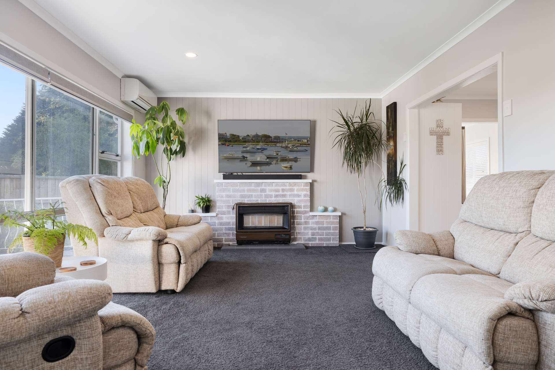 522 Fraser Street photo 2