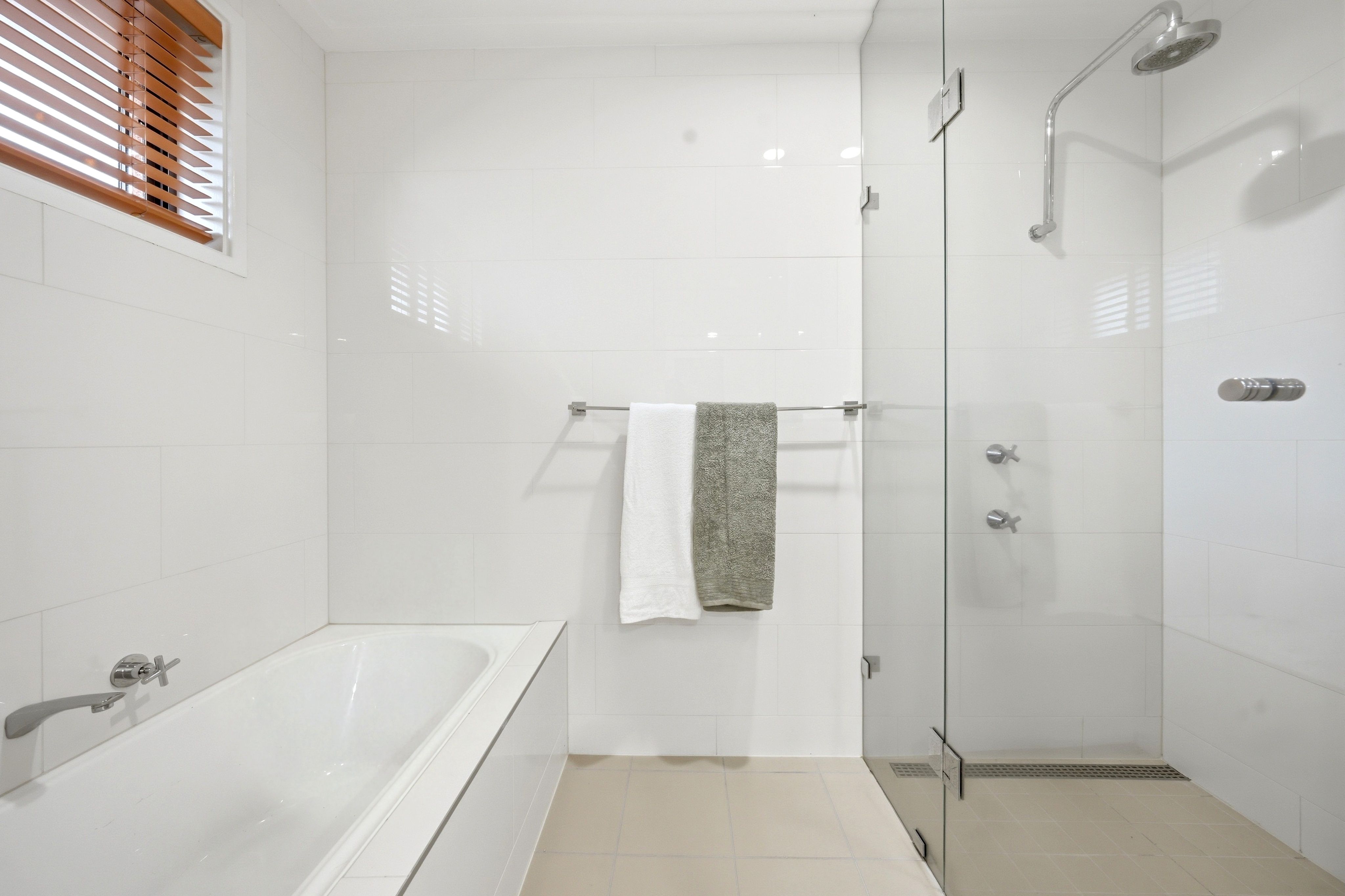 18 Ashur Crescent — photo 14 of 19