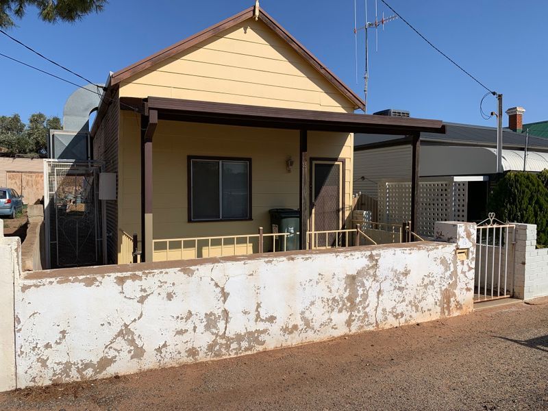 15 Mica Street
