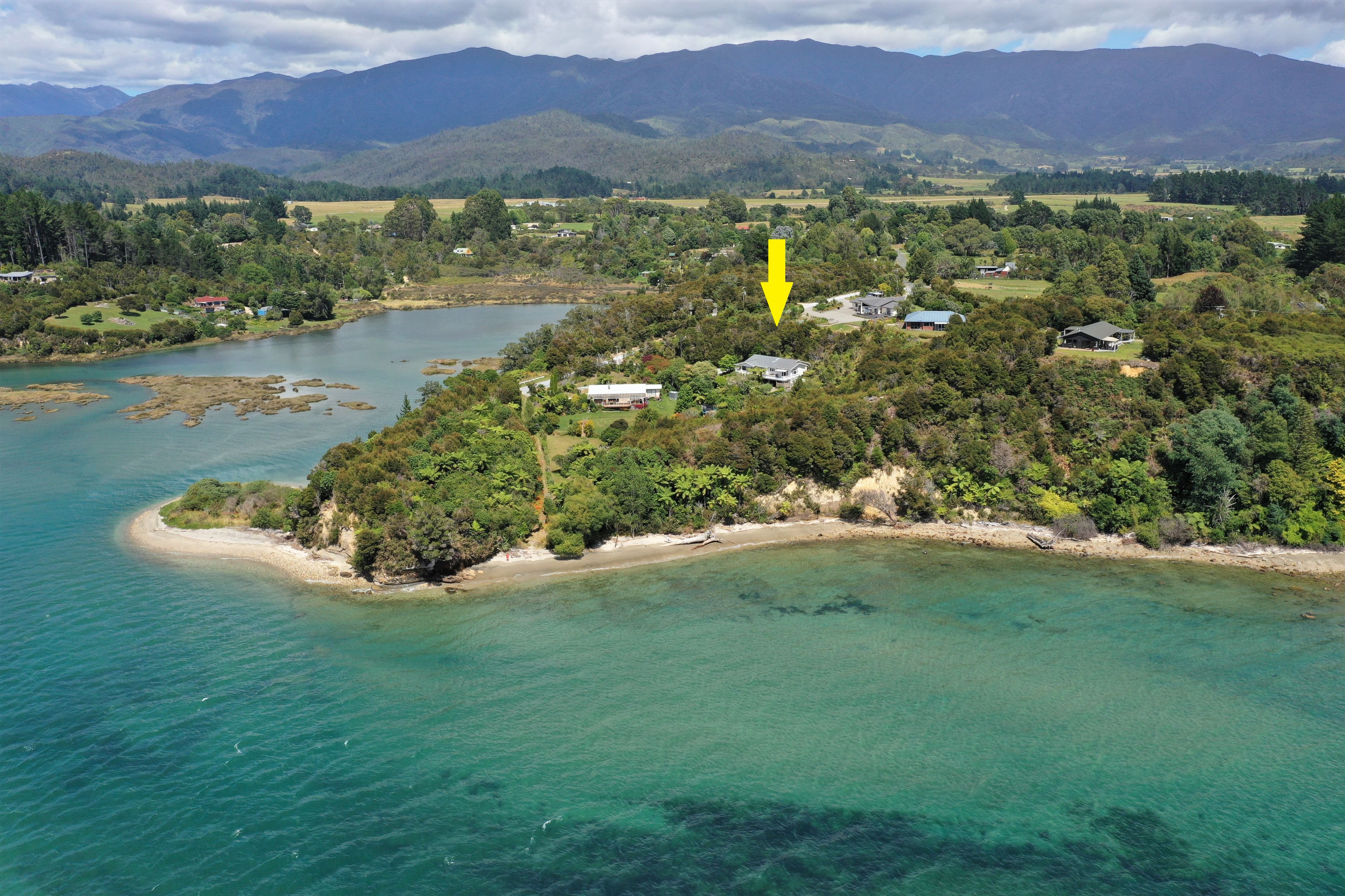 15 Charlett Point Road, Takaka, Tasman District 7110 Sold House Ray
