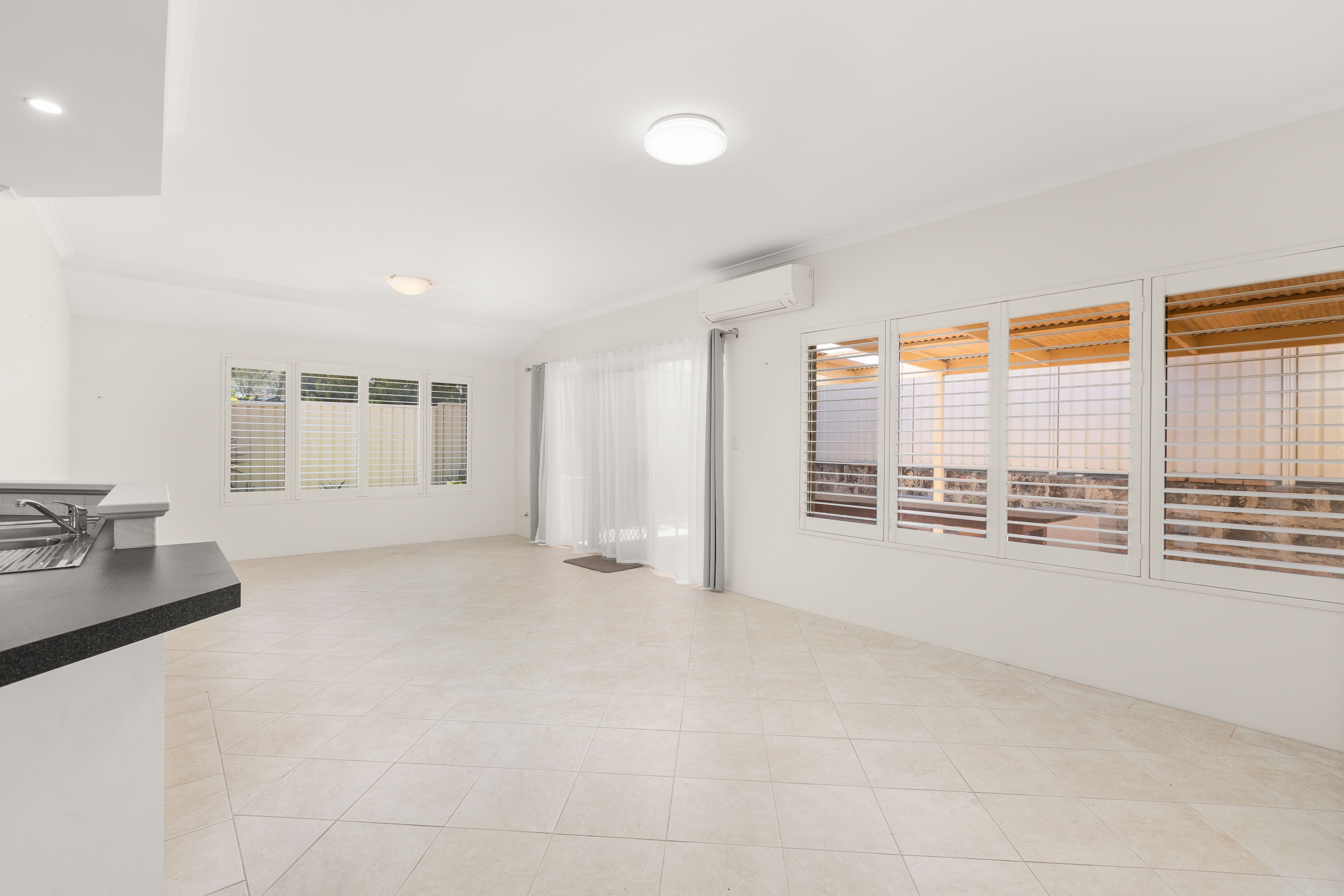 14A Stanbury Crescent — photo 9 of 27