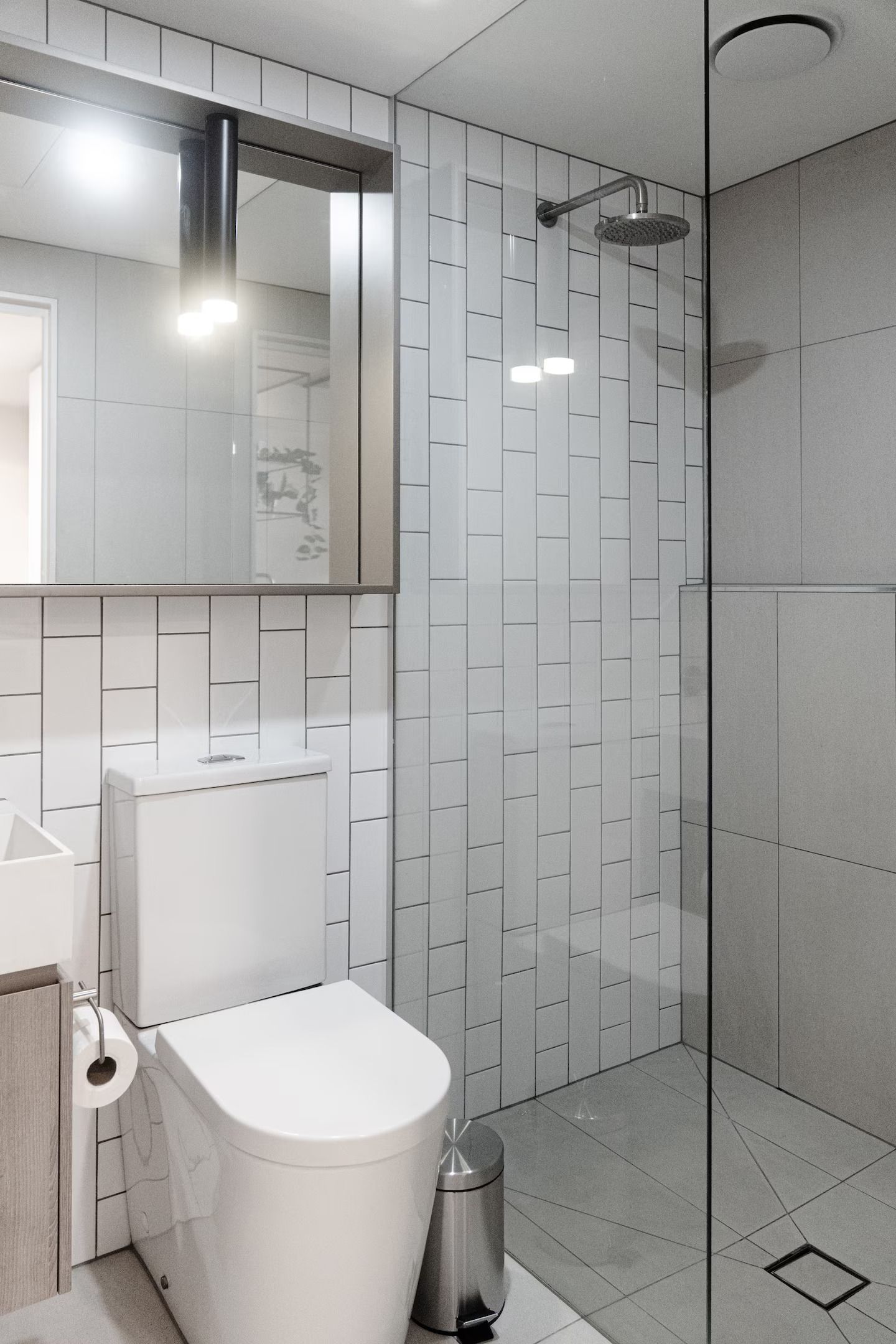 127/8 Lygon Street — photo 8 of 12