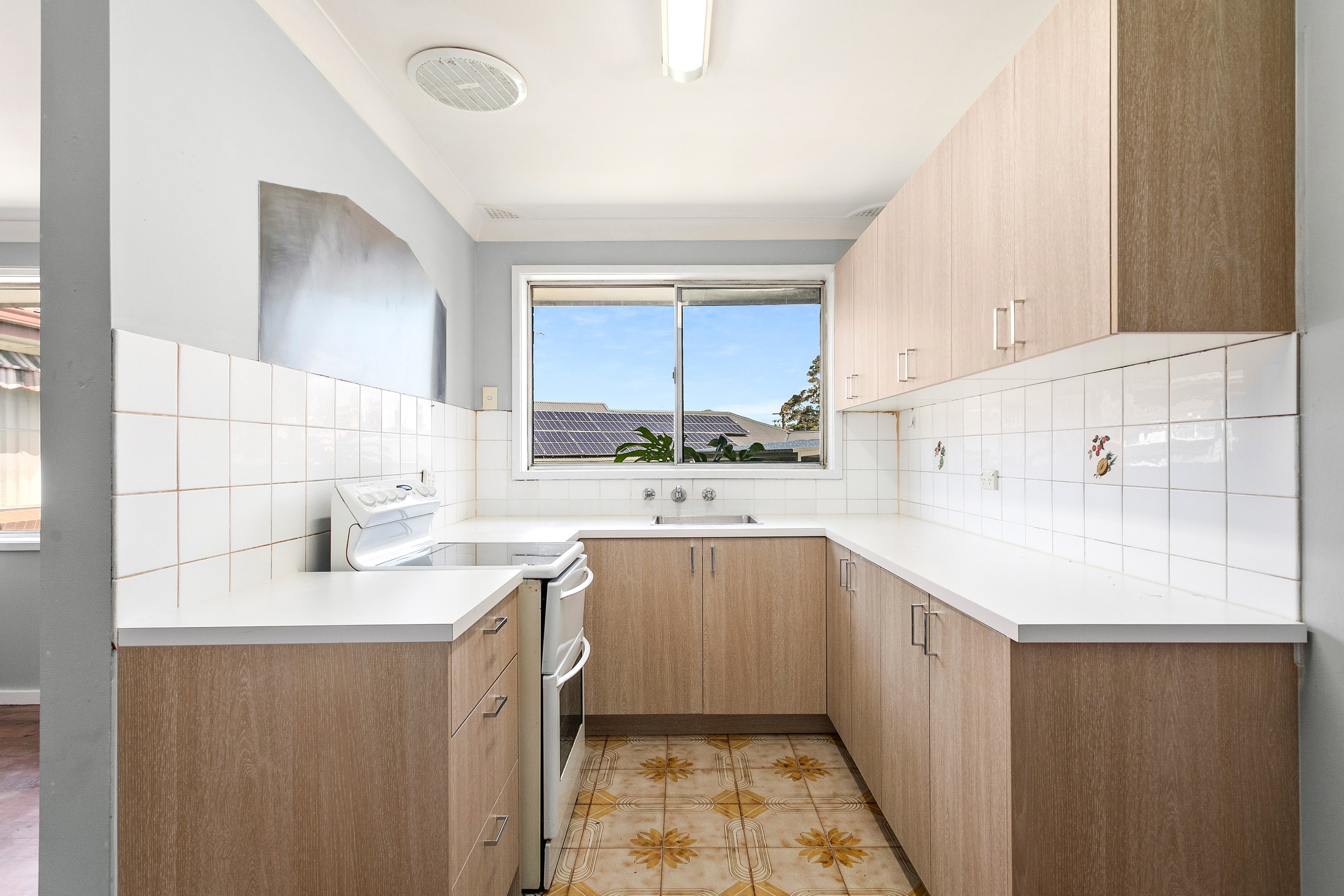 2/38 Mirrabooka Road, Lake Heights, NSW 2502