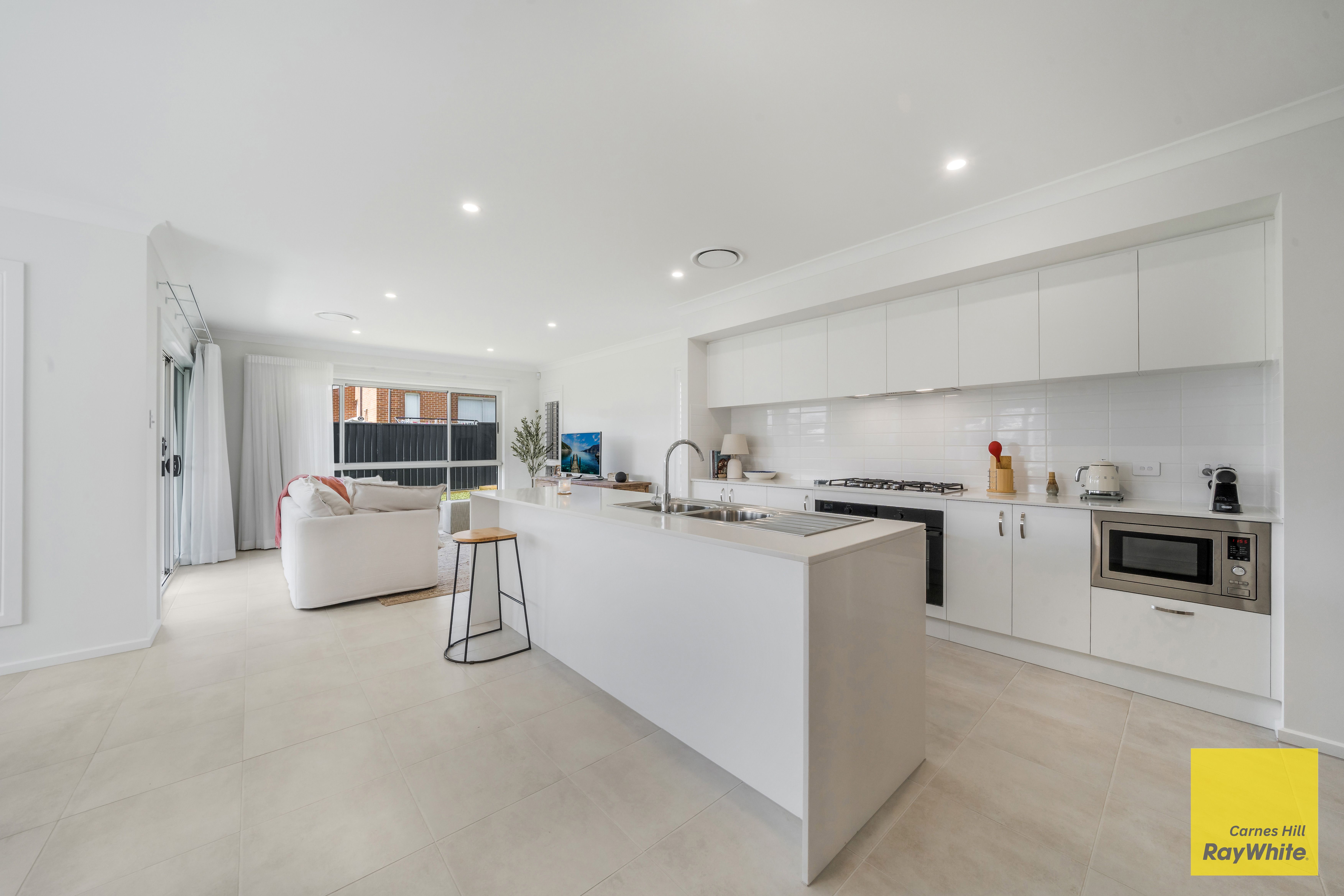 43 Aurora Street — photo 10 of 22