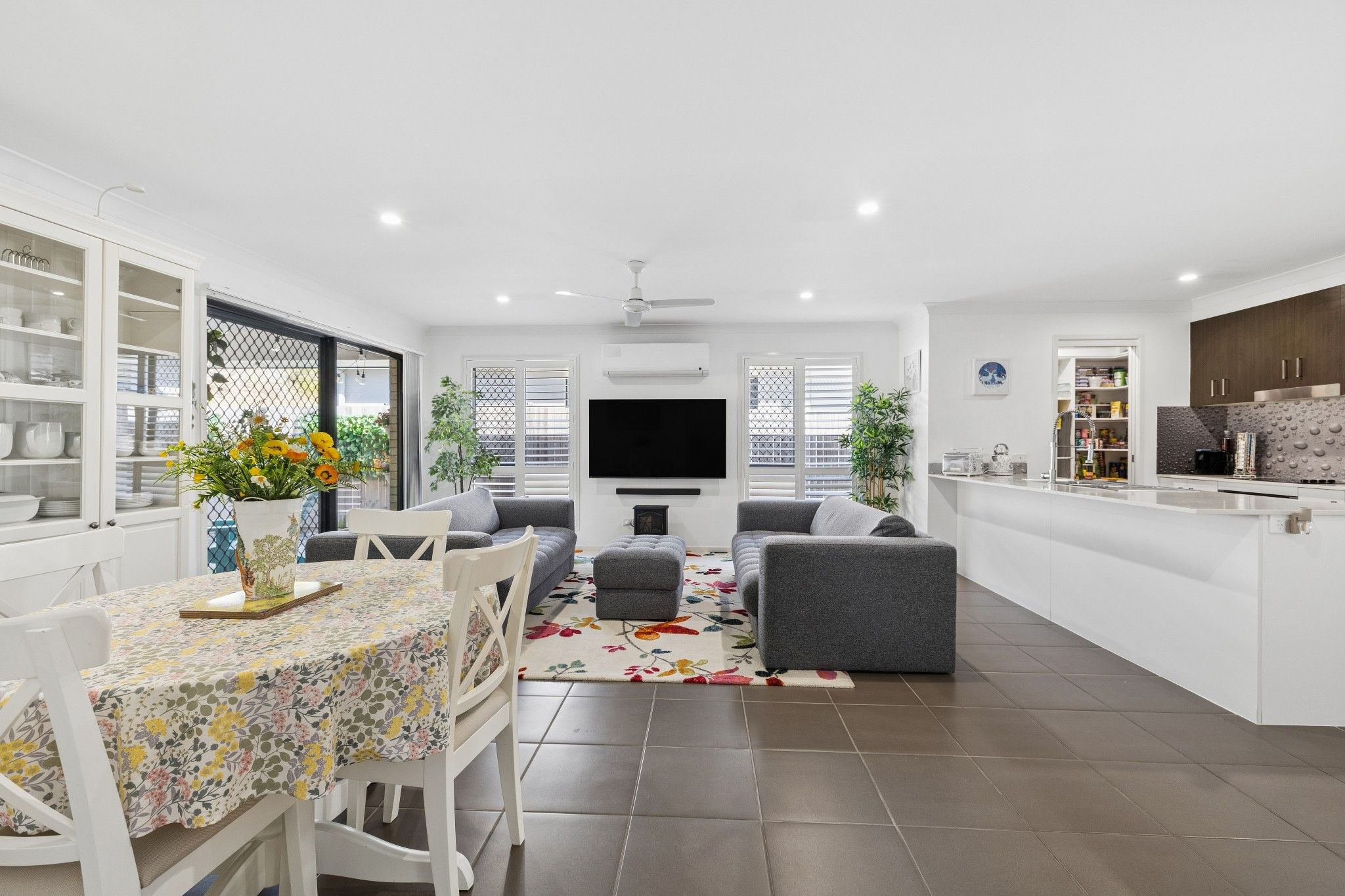 26 Crest Street — photo 3 of 19