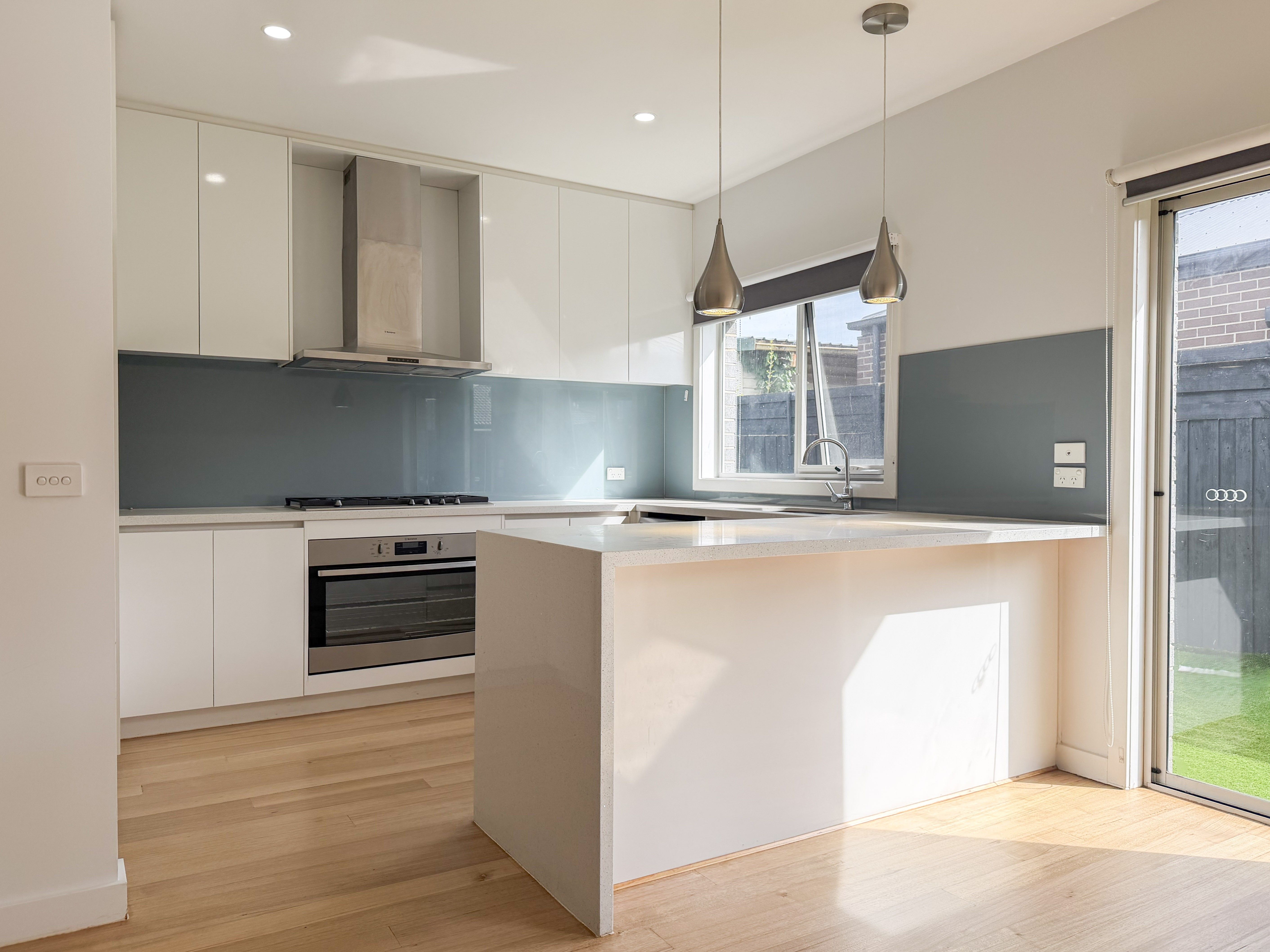 2/104 Daley Street — photo 3 of 16