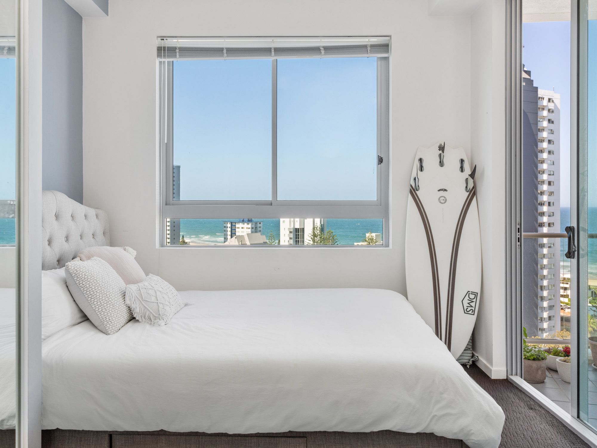 1305/18 FERN STREET 'WINGS RESORT', Surfers Paradise, QLD 4217