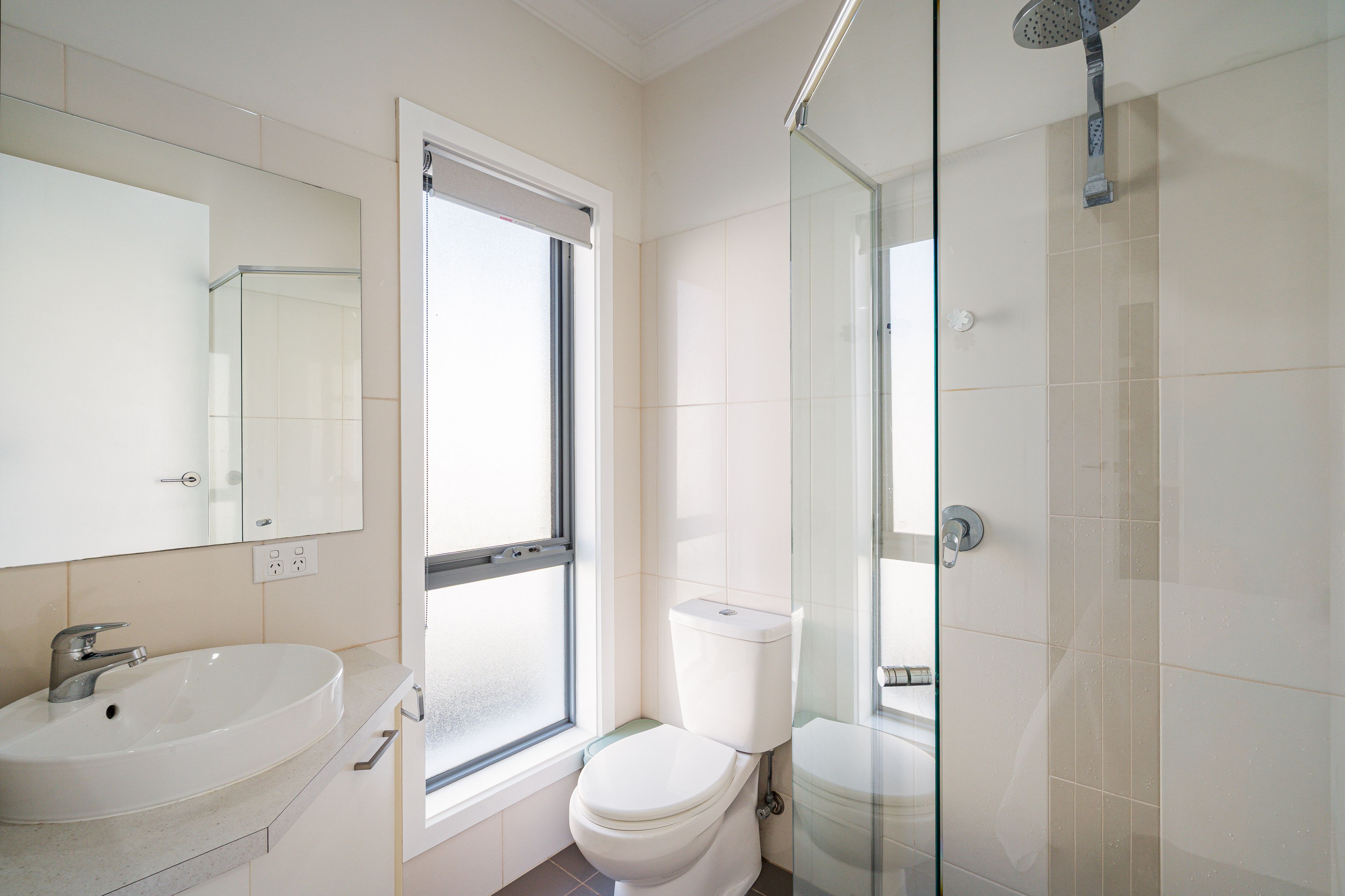 25B Maurice Avenue — photo 17 of 23