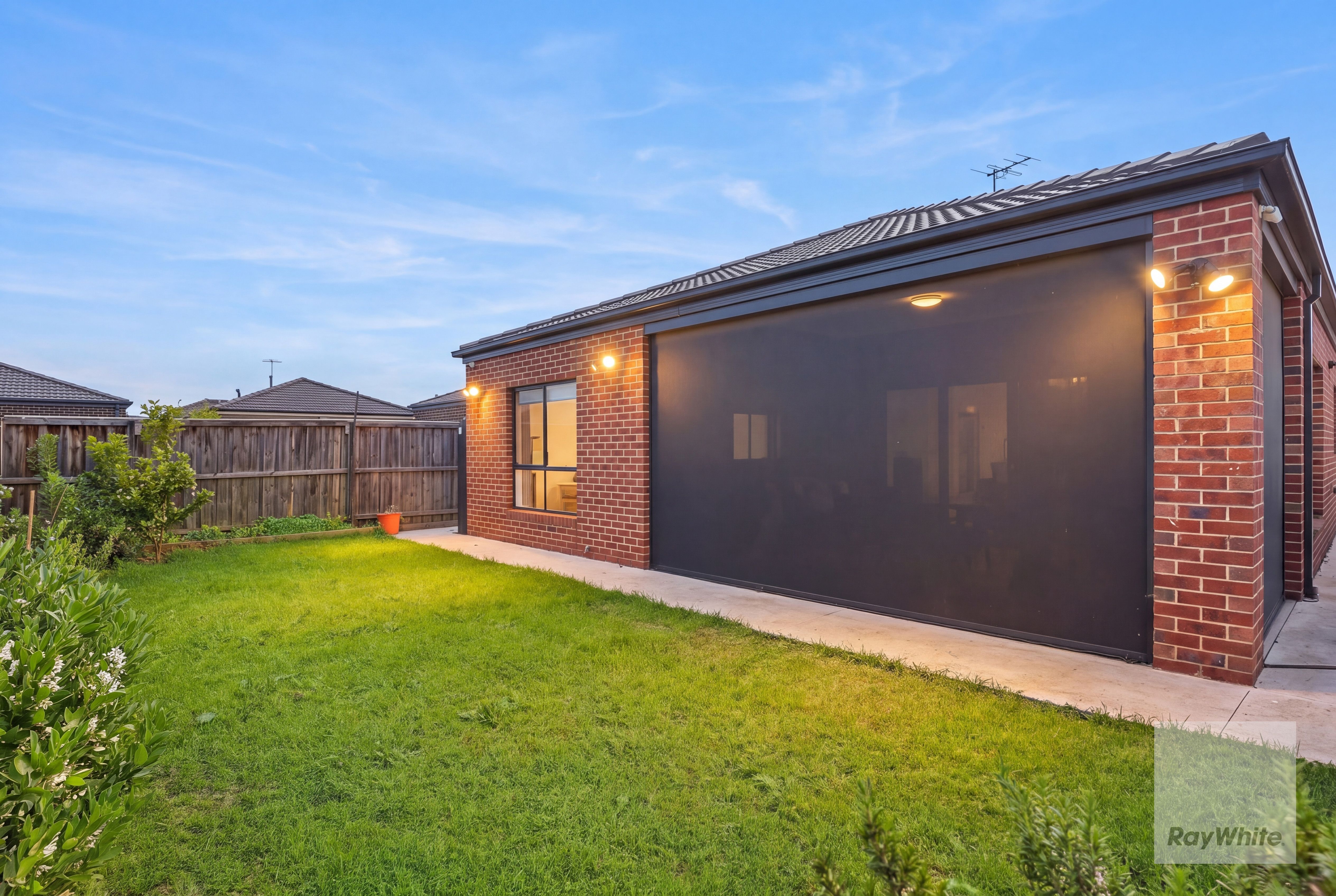 11 Kohli Crescent — photo 16 of 19