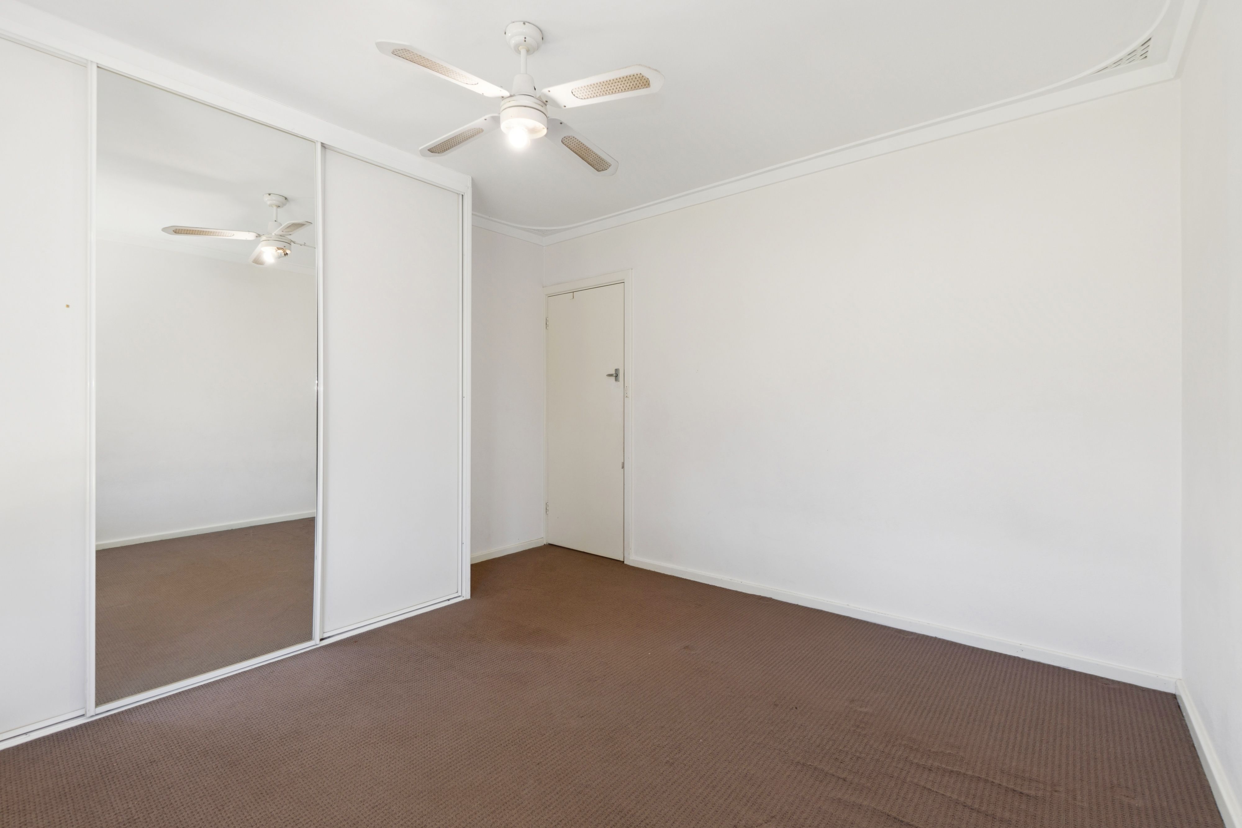 23 Mckay Street — photo 10 of 19