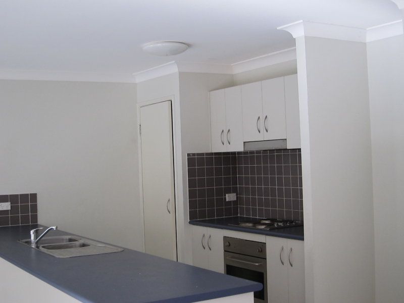 2 Plum Court, Redland Bay, QLD 4165