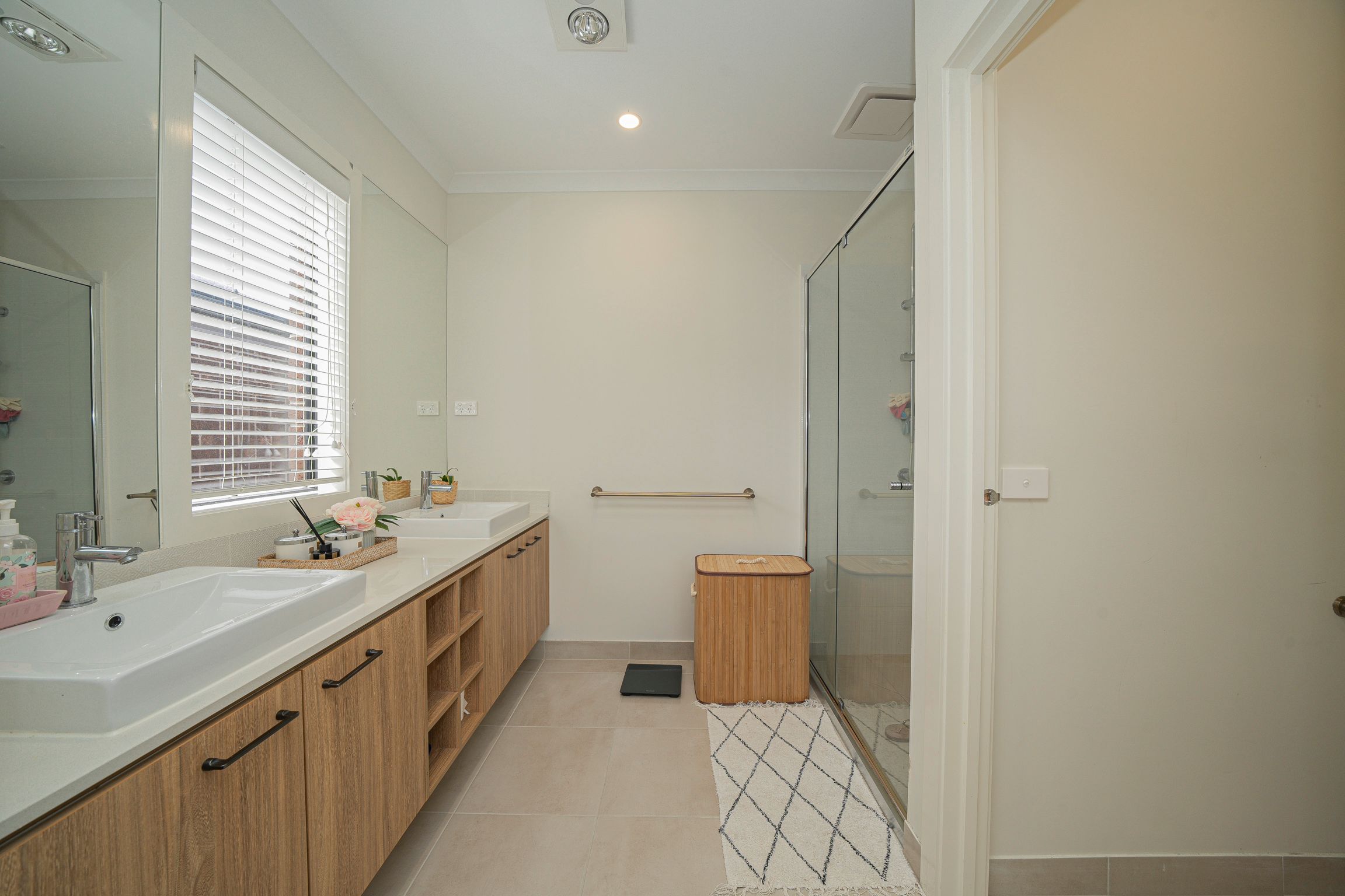 64 Graziers Crescent — photo 8 of 17