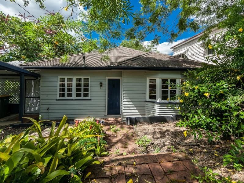 64 Sixth Avenue, Bardon, QLD 4065
