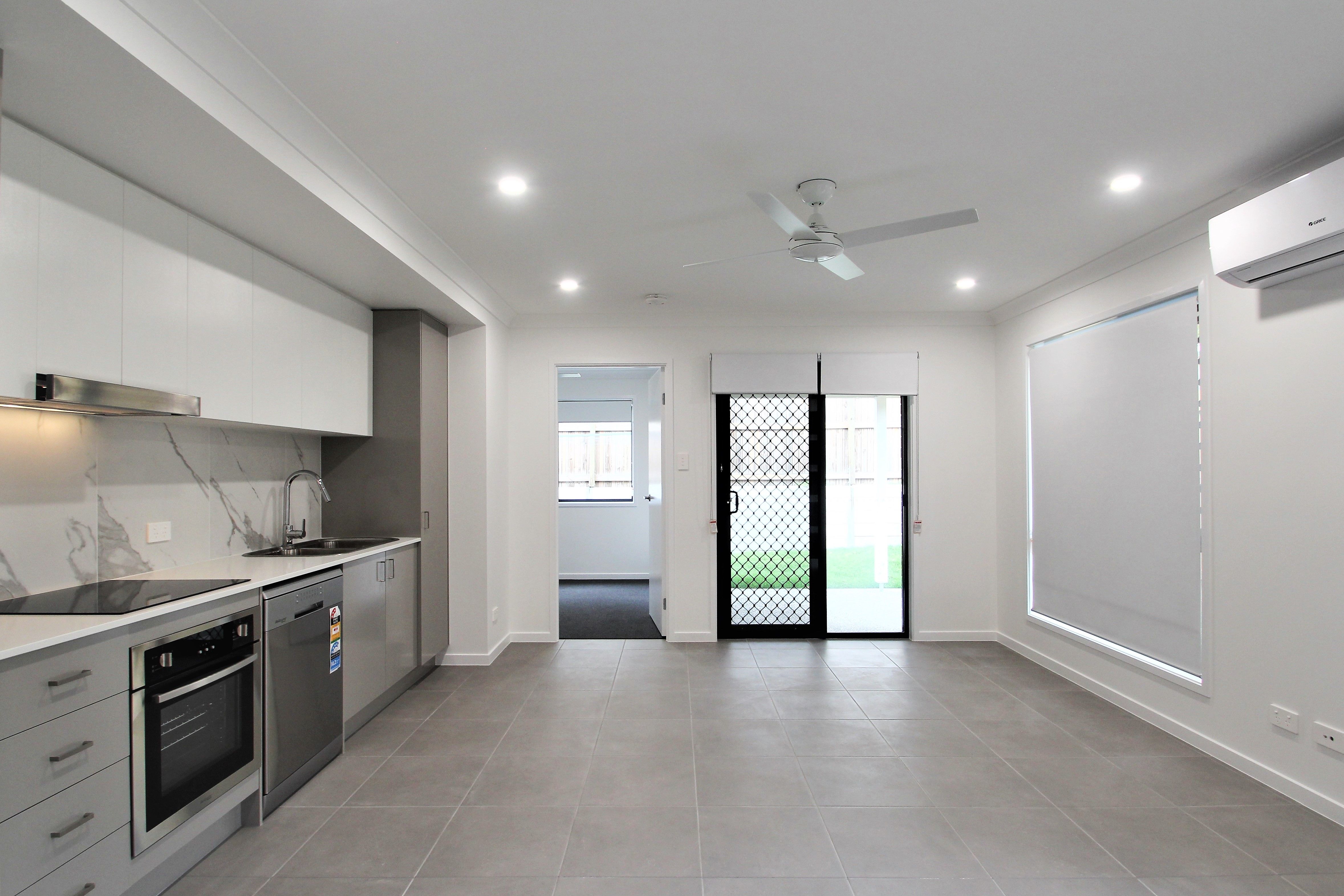 2/4 Carrick Place, Greenbank, QLD 4124
