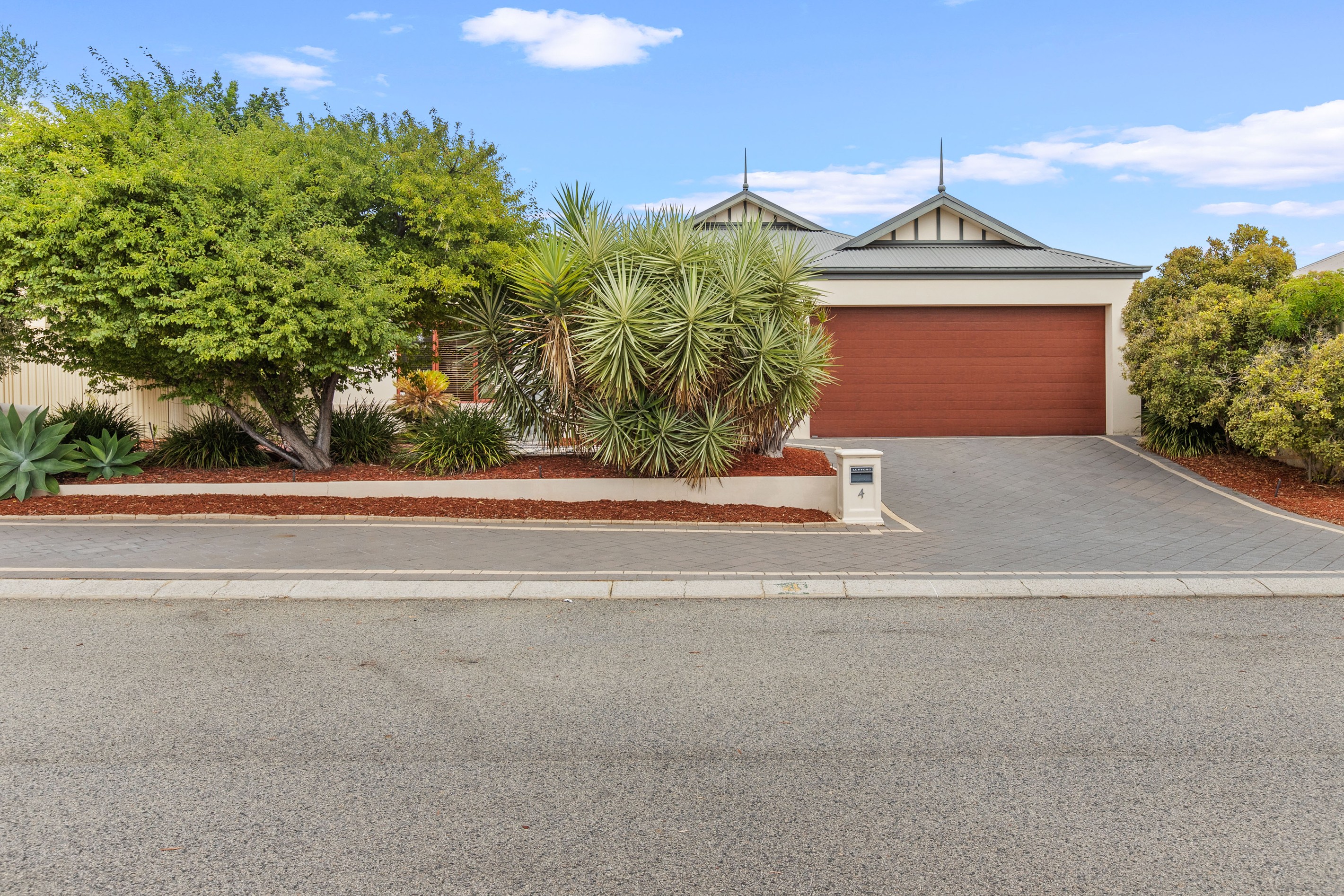4 Fairland Loop, Madeley, WA 6065