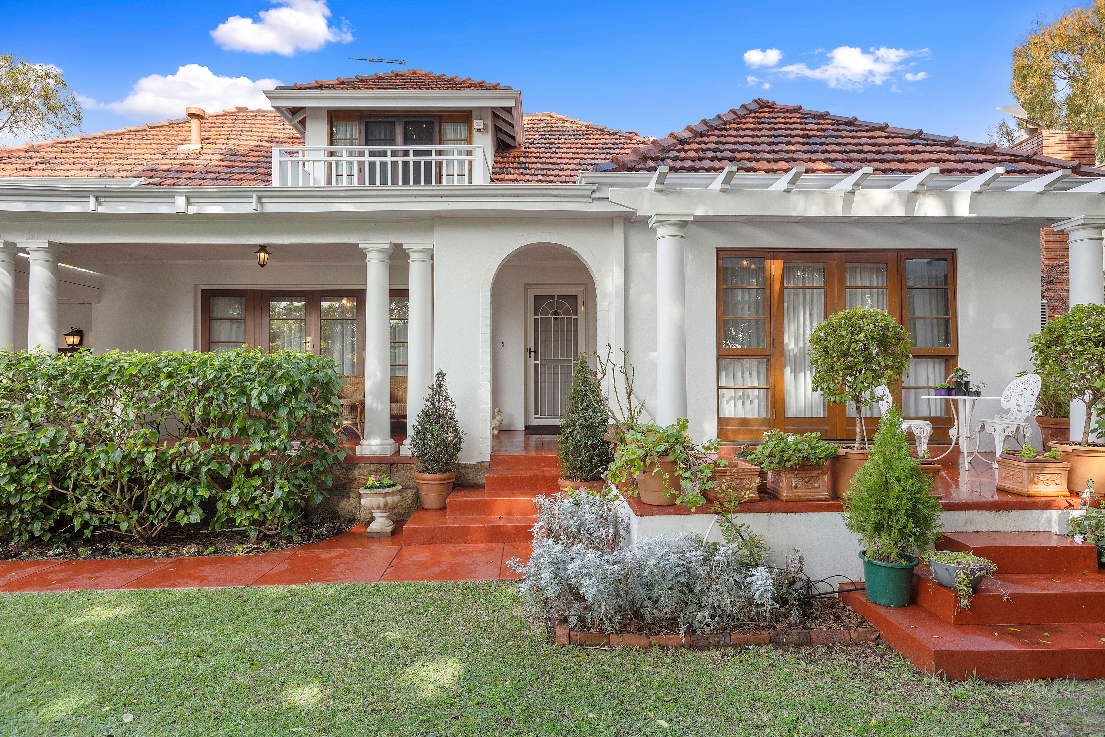 2 Watkins Road, Dalkeith, WA 6009