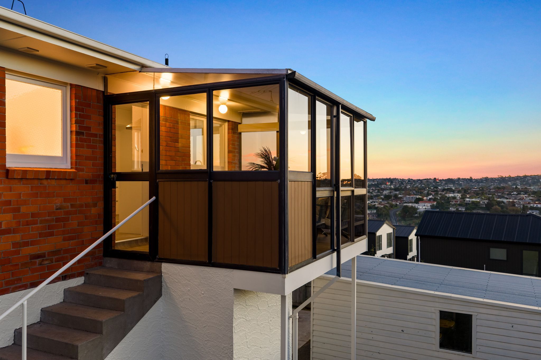 5/174 East Coast Road, Forrest Hill, North Shore City