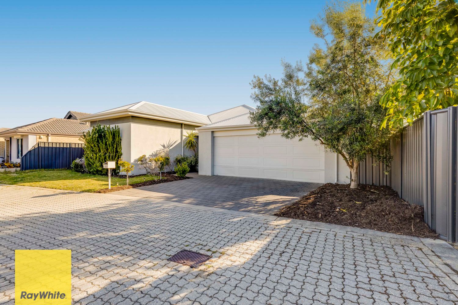 14 Astrolux Court, Banksia Grove, WA 6031