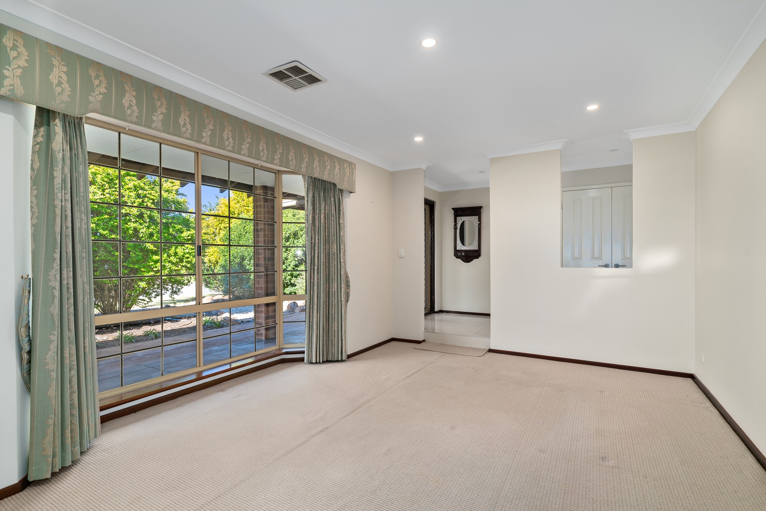 6 Farrawa Close, Cannington, WA 6107