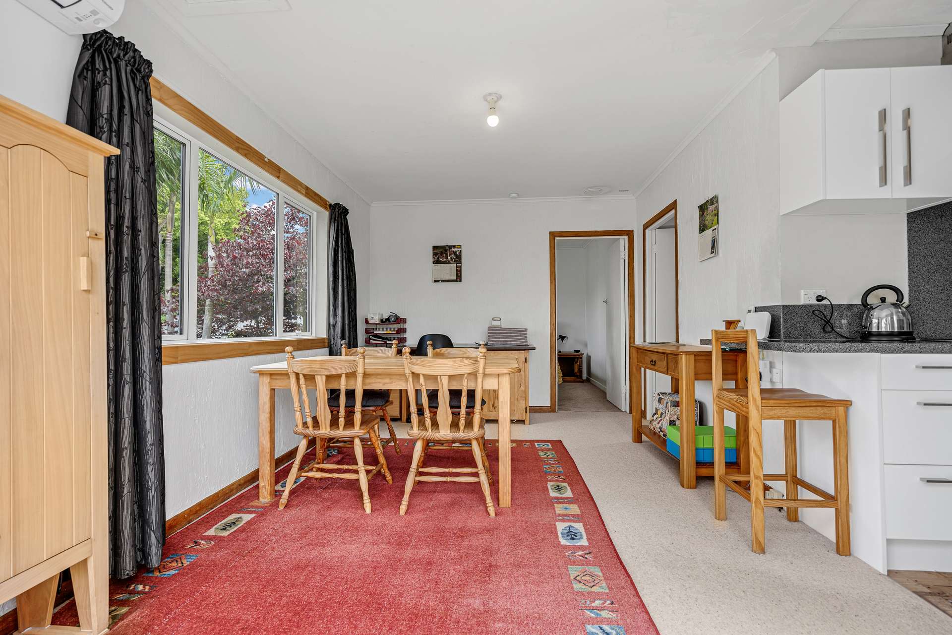 565 Buckland Road photo 5