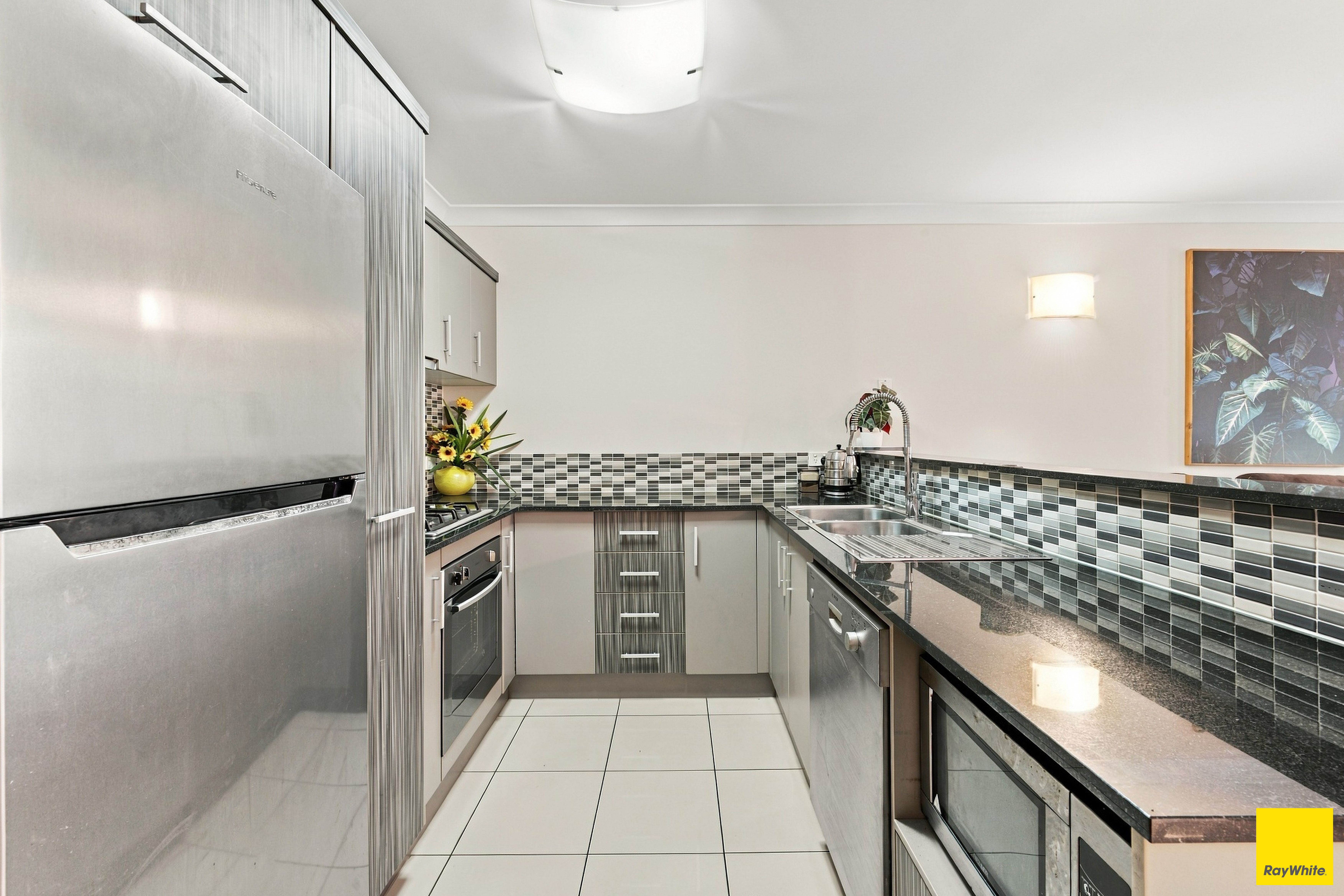 705/12-21 Gregory Street — photo 7 of 13