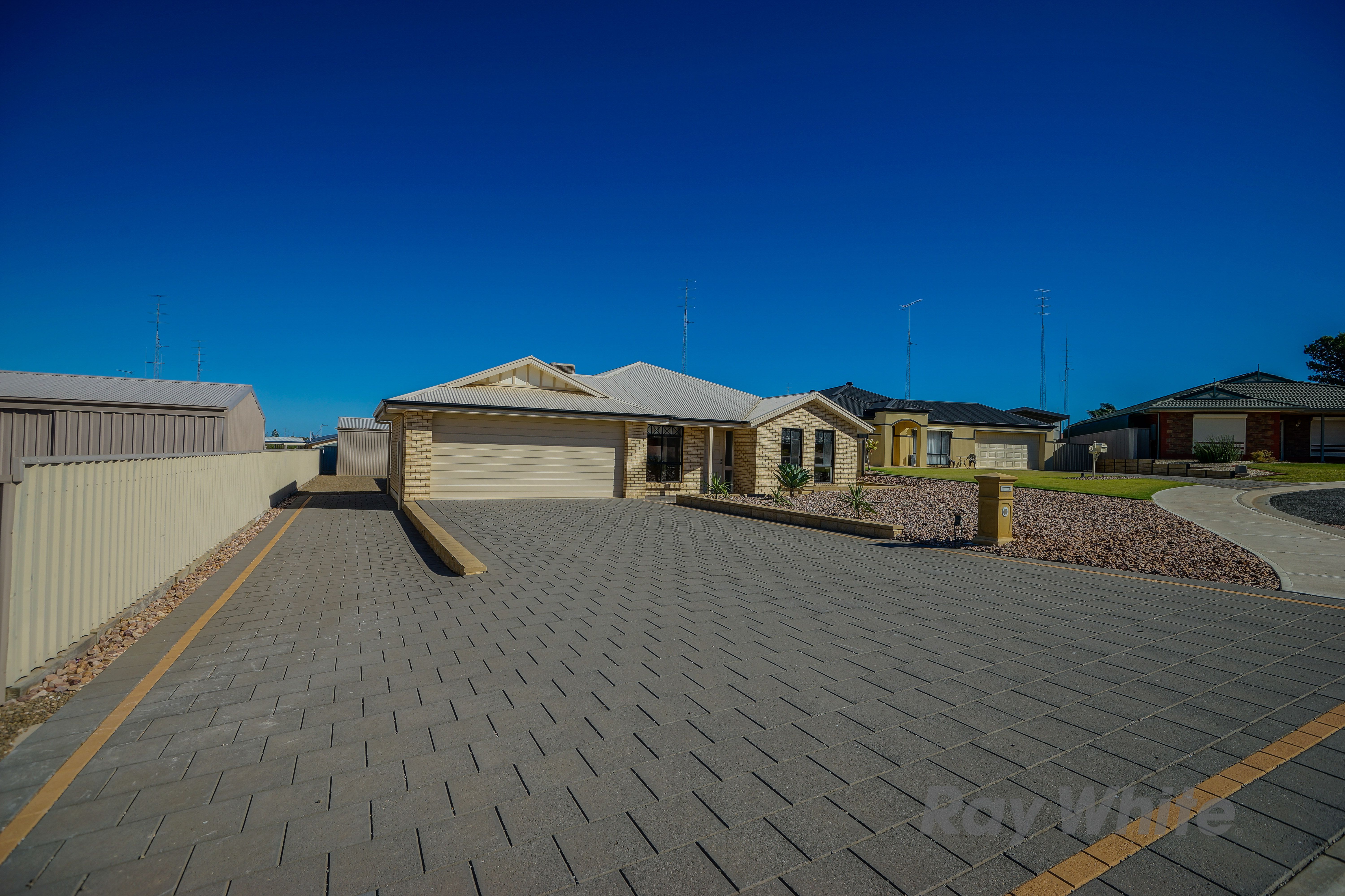 2 Finlay Court, Moonta Bay, SA 5558