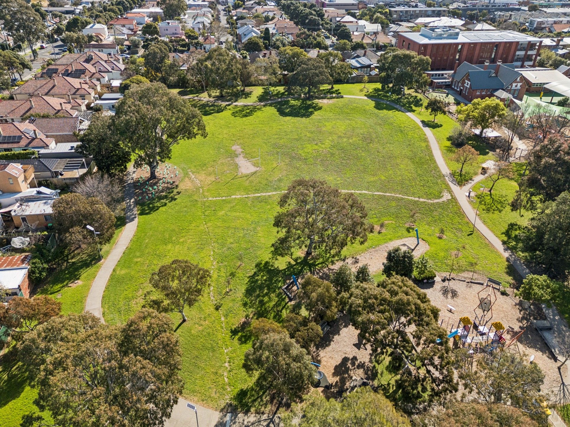 198 Raglan Street — photo 13 of 14
