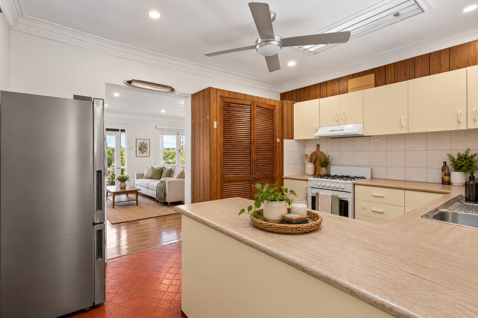 20 La Monte Street — photo 4 of 24