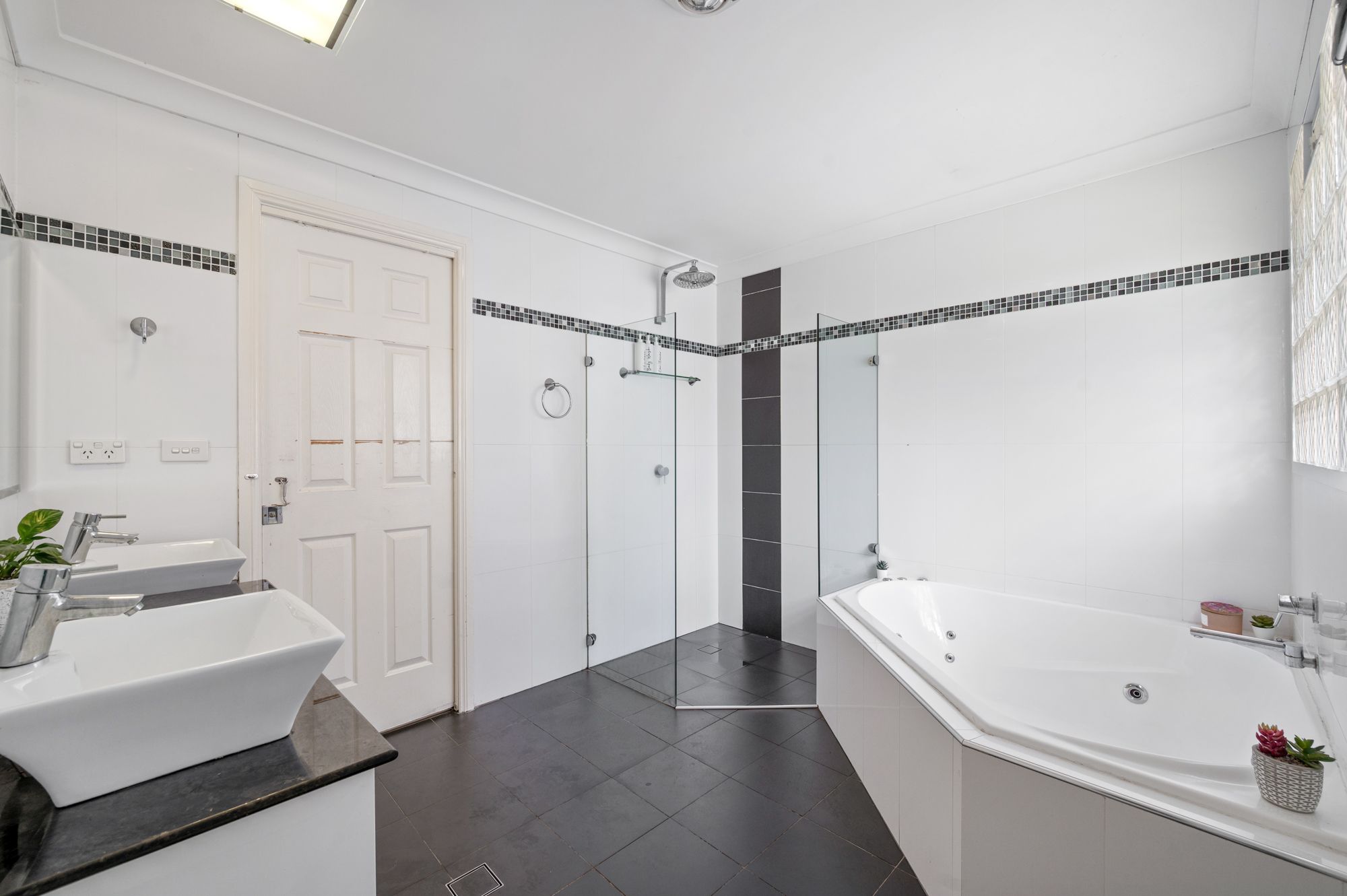 44 Midin Close, Glenmore Park, NSW