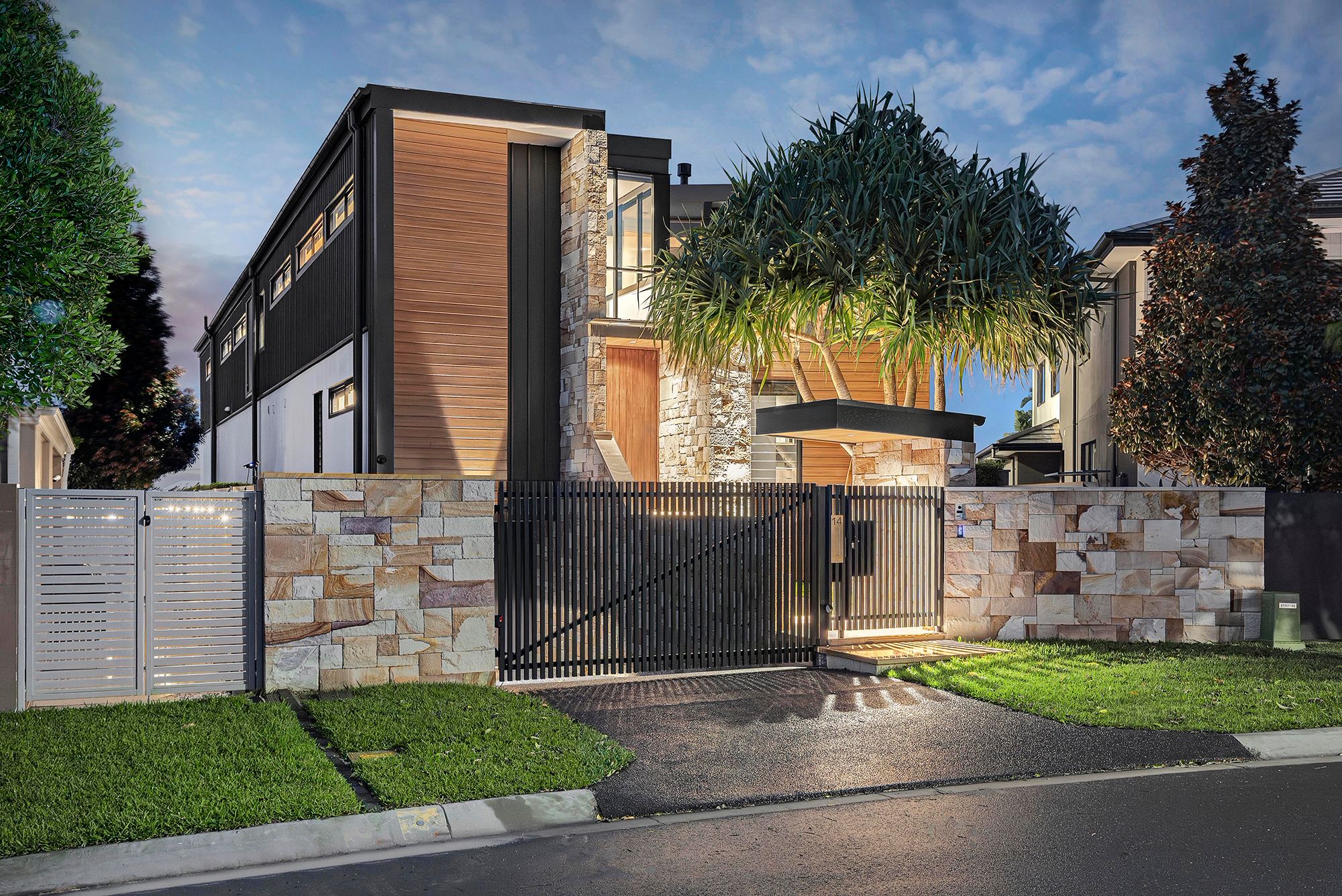 14 Premier Terrace, Bridgeman Downs, QLD 4035